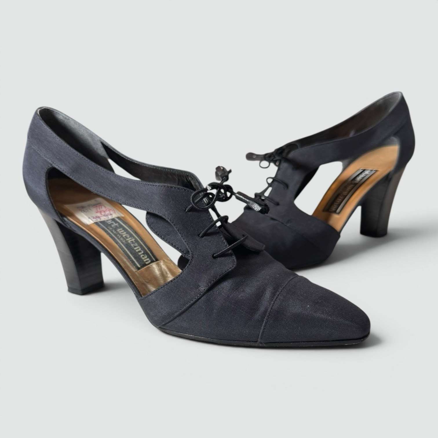 vintage 90s Stuart Weitzman black T Strap pump Heels – size 7 Made in Spain