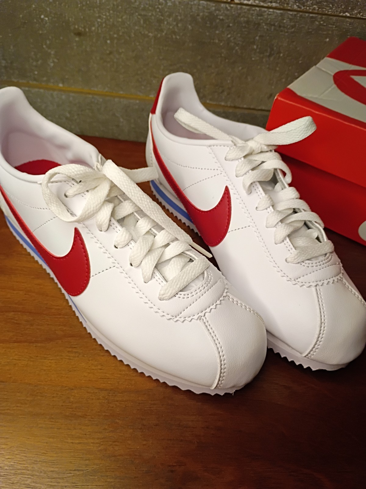 Nike Womens Classic Cortez 807471-103 Lace Up White Red Sneaker Shoes Size 7