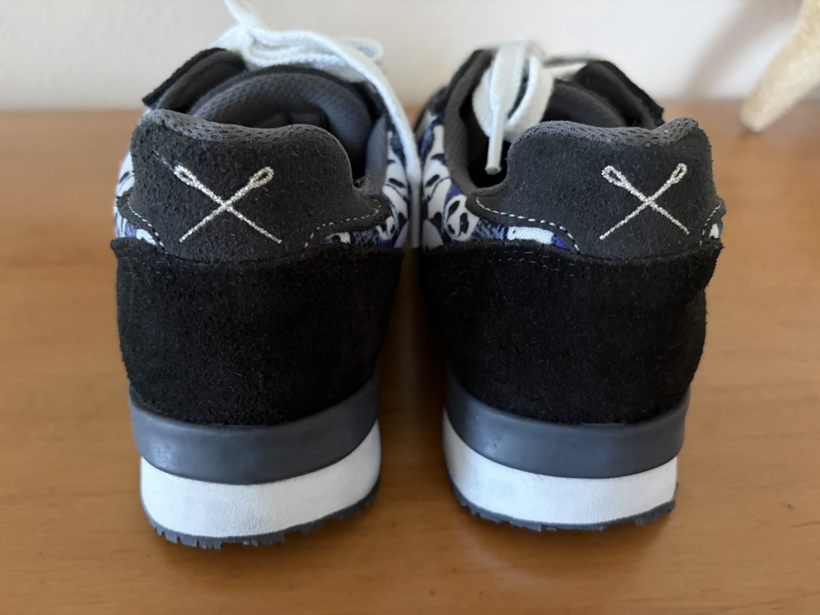 Inkkas Bao Bao Panda joggers, sneakers women’s size 6 excellent condition