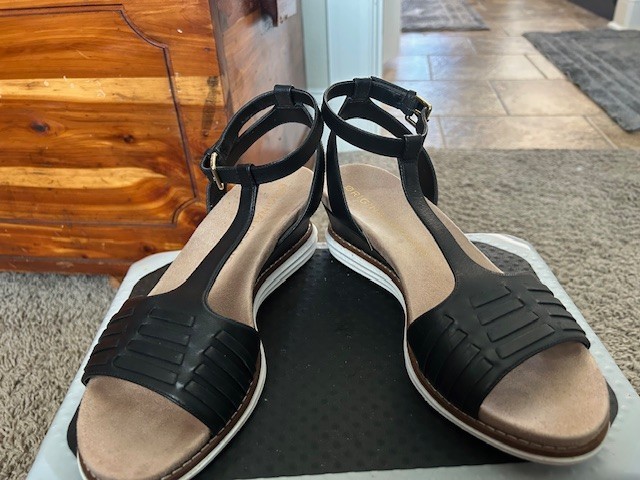Cole Haan OriginalGrand, Blk Leather, Ankle Strap, Size 6.5 Med, 2.5 In, Heel