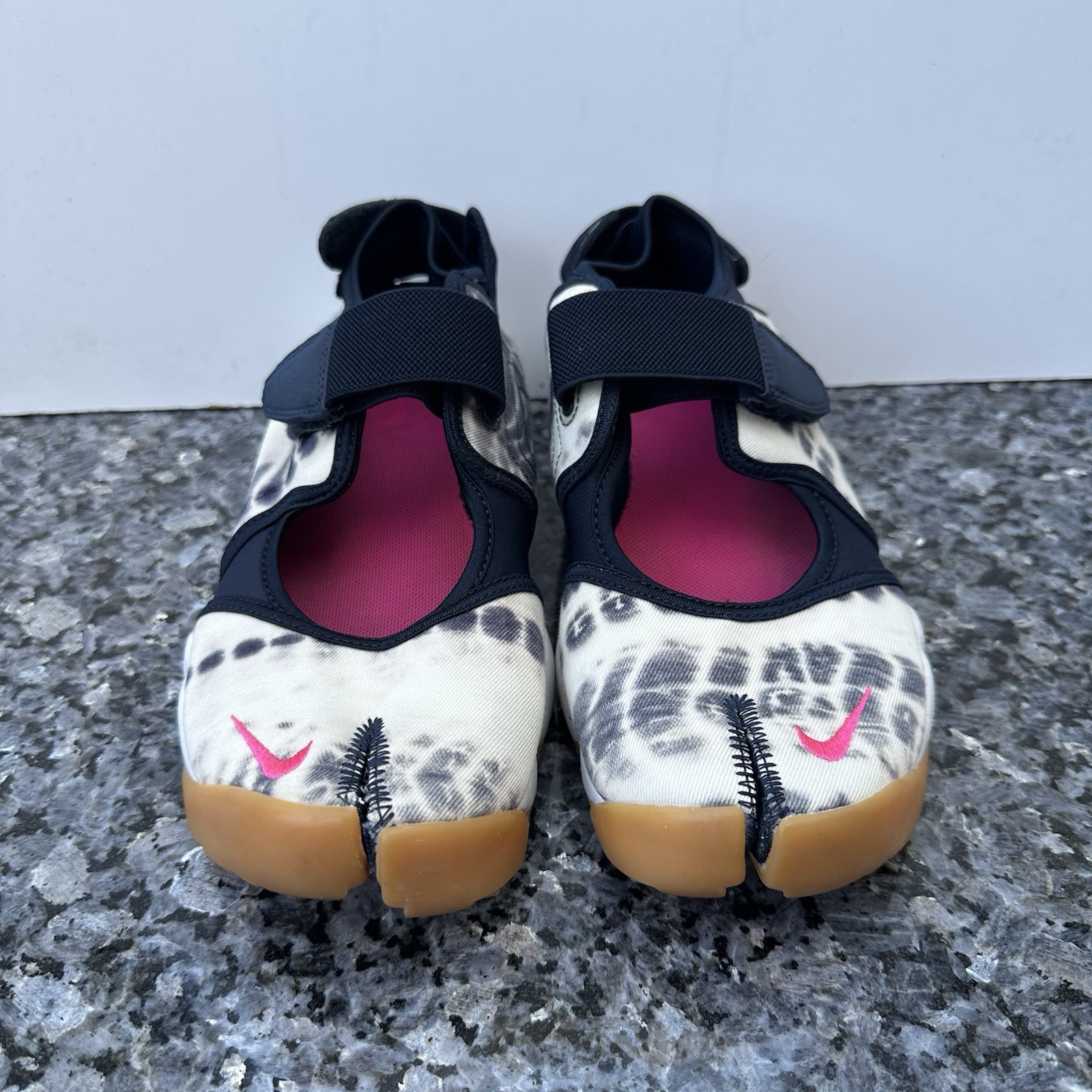 Nike Air Rift Premium QS In Dark Obsidian/Summit White/Vivid Pink Women’s SZ 9