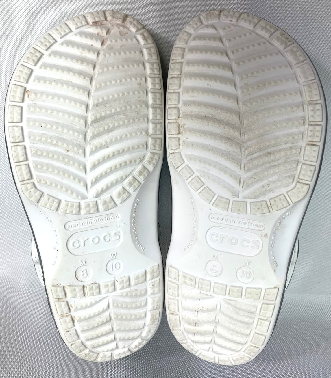 Crocs Unisex Adult Baya Fleece Lined Clogs Comfort Shoe Size 8 M / 10 W SILVER