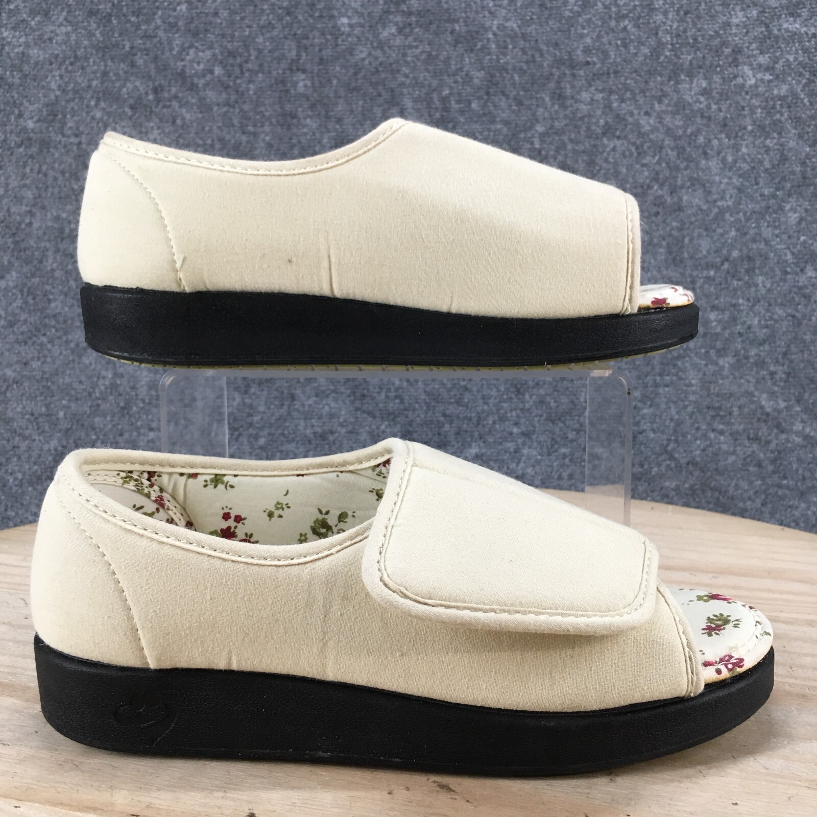 Silverts Indoor Outdoor Shoes Mens 4 Womens 6 Slip Resistant Slip On Flats Beige