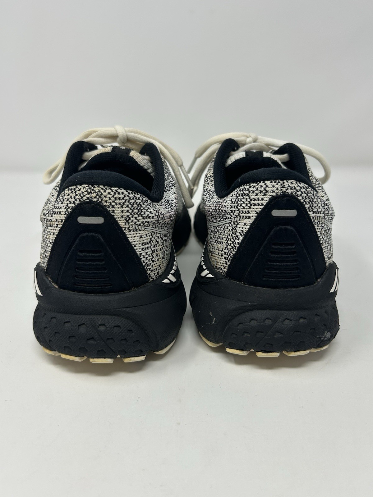 Brooks Adrenaline GTS 21 Black/Gray/White – 120329-1B-135, Size 9