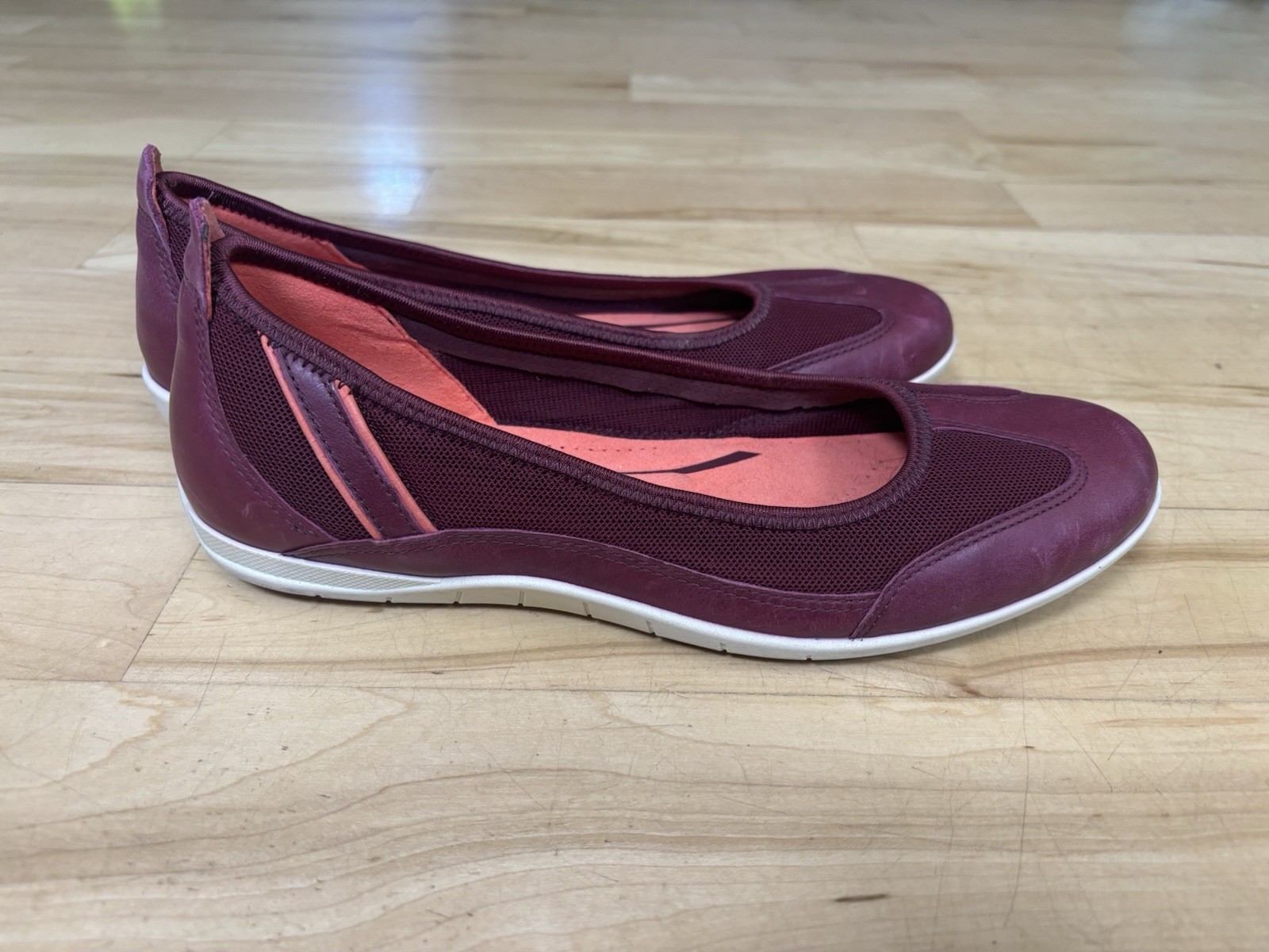 ECCO Biom Lite Women’s Burgundy Mesh and Leather Ballerina Flats Size 9US/40EU