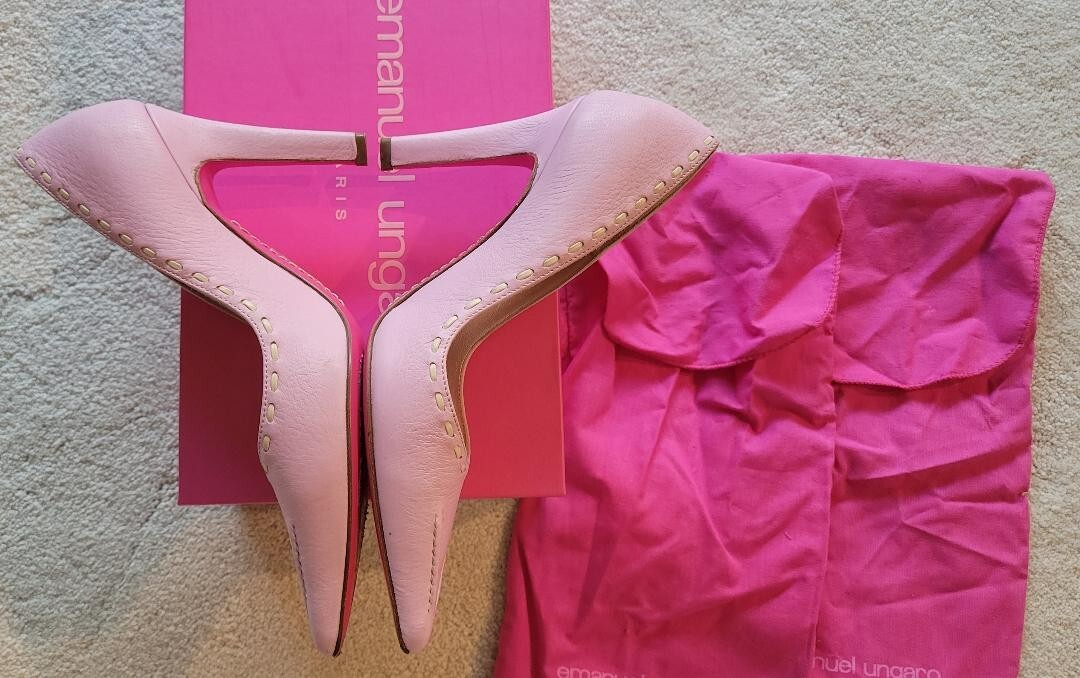 EMANUEL UNGARO PARIS 9cm/ 3.5” heels Light Pink soft leather Pumps – Sz 7M