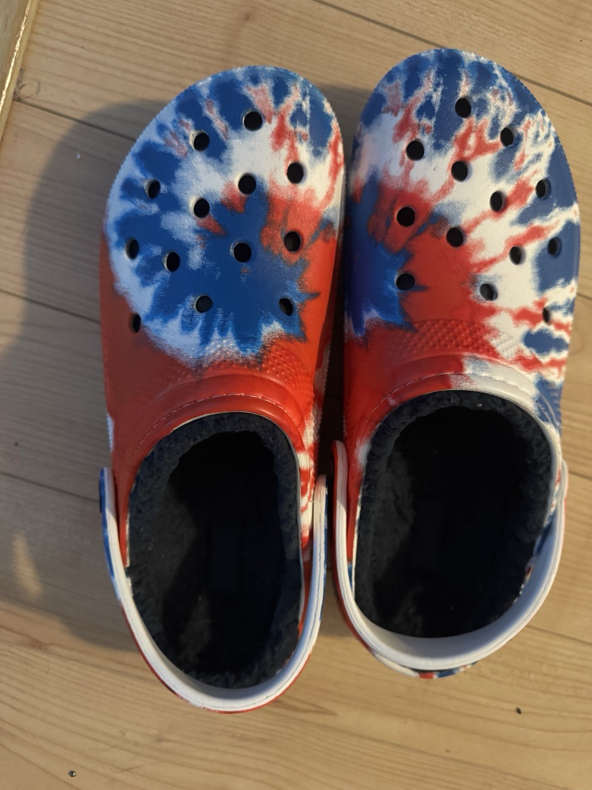 Crocs Classic Lined Tie Dye Clogs, Independence Day, Red White and Blue M-9 W 11