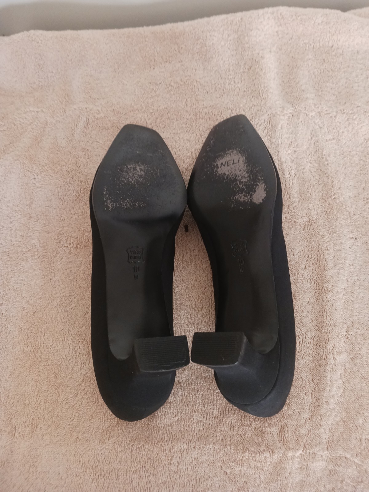 Vaneli Women’s Black Peau De Soie Pumps Black Accent Bow Kitten Heel Size 10W