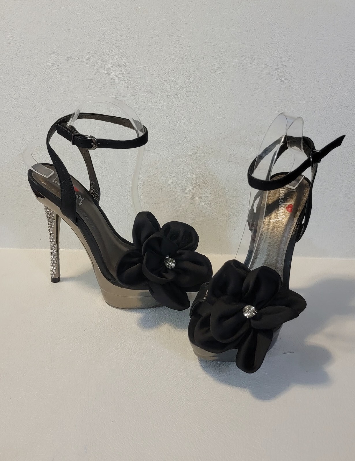 Luichiny «Lookin up» Black Floral Jeweled Covered Open Toe Heels