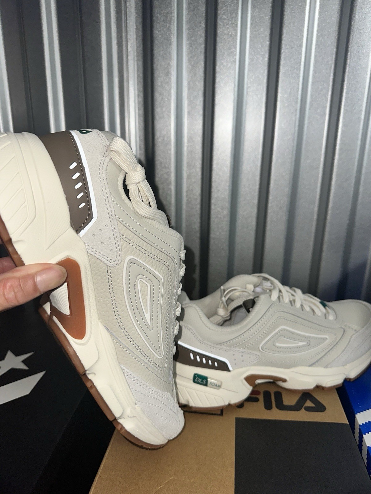 FILA Perano Women’s Gray/White/Brown/Green Low Top Lace Up Sneakers size 9