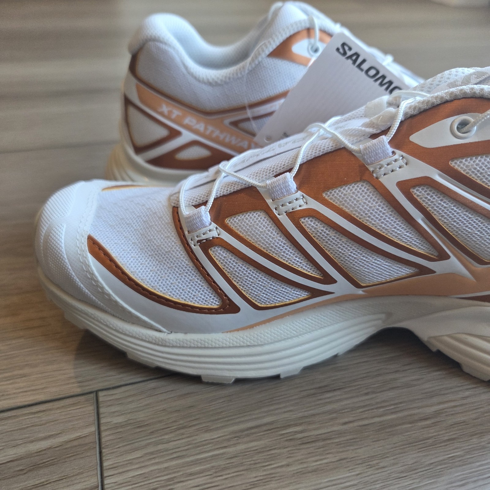 Salomon XT Pathway Metallic Trail Shoes Women’s 6 Men’s 5 White Copper NIB