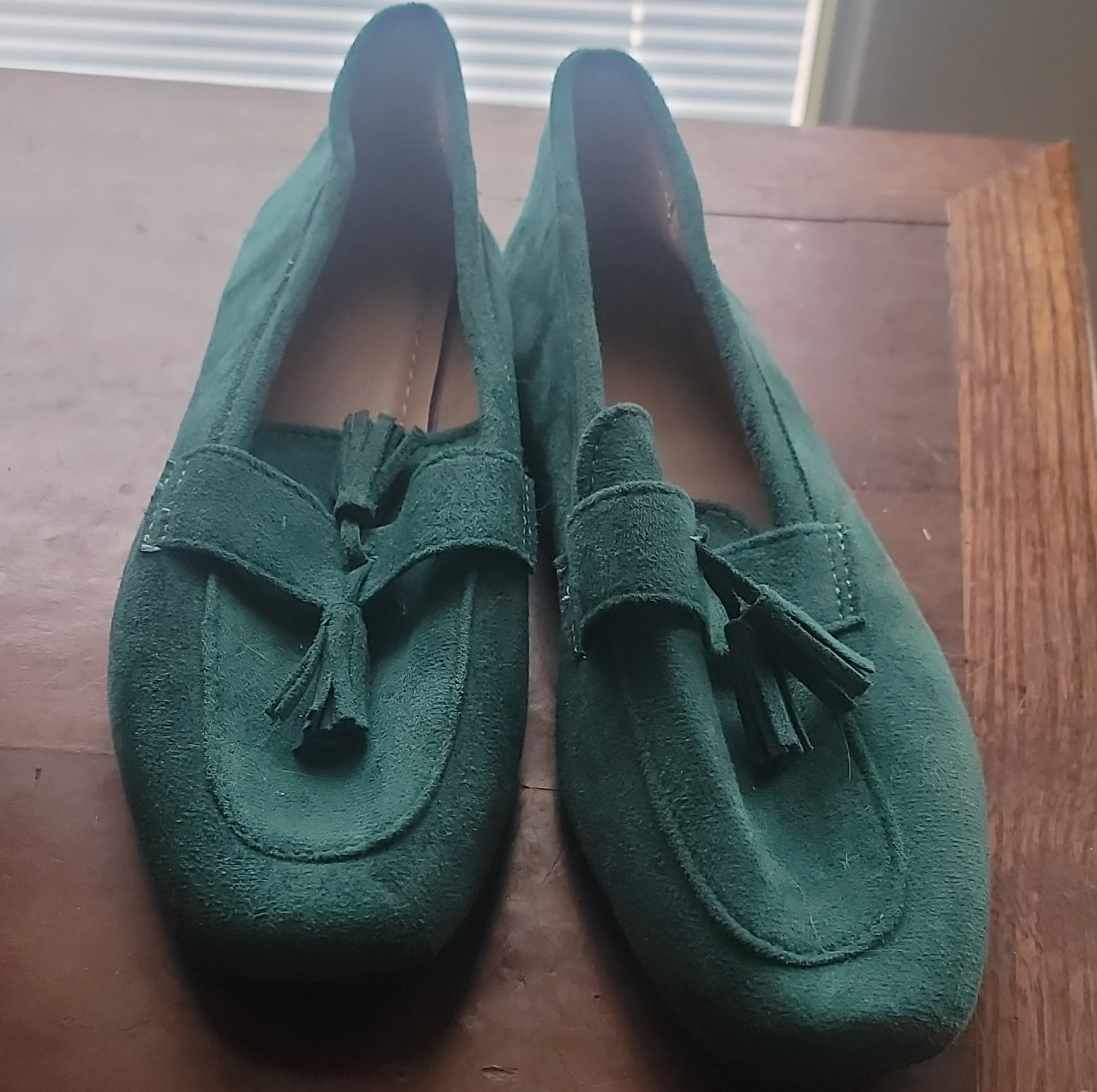 Women’s Green Synthetic Suede Tassel Loafer Flats Slip-On Almond Toe 7