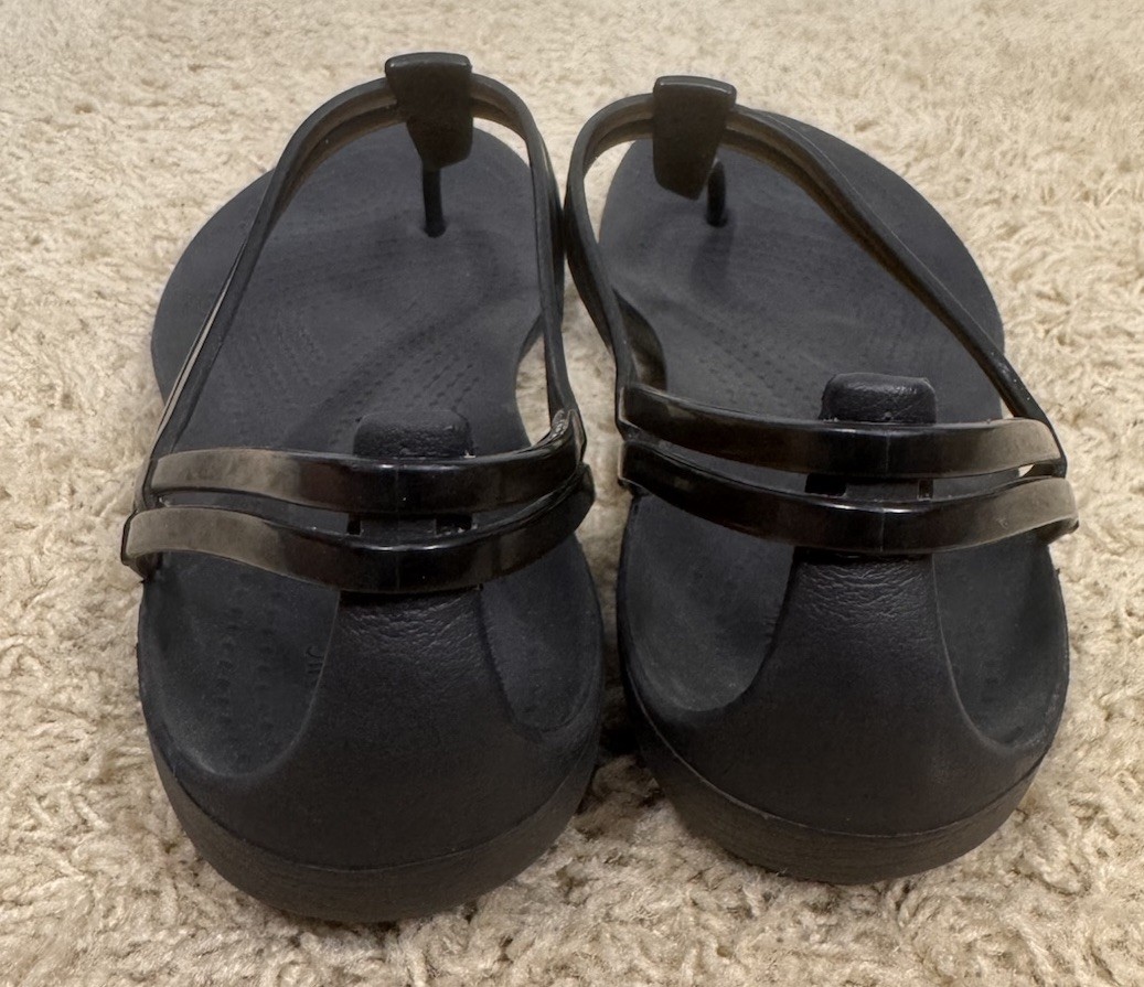 Crocs Isabella T-Strap Gray Waterproof Comfort Jelly Sandal Women’s 9 Beach