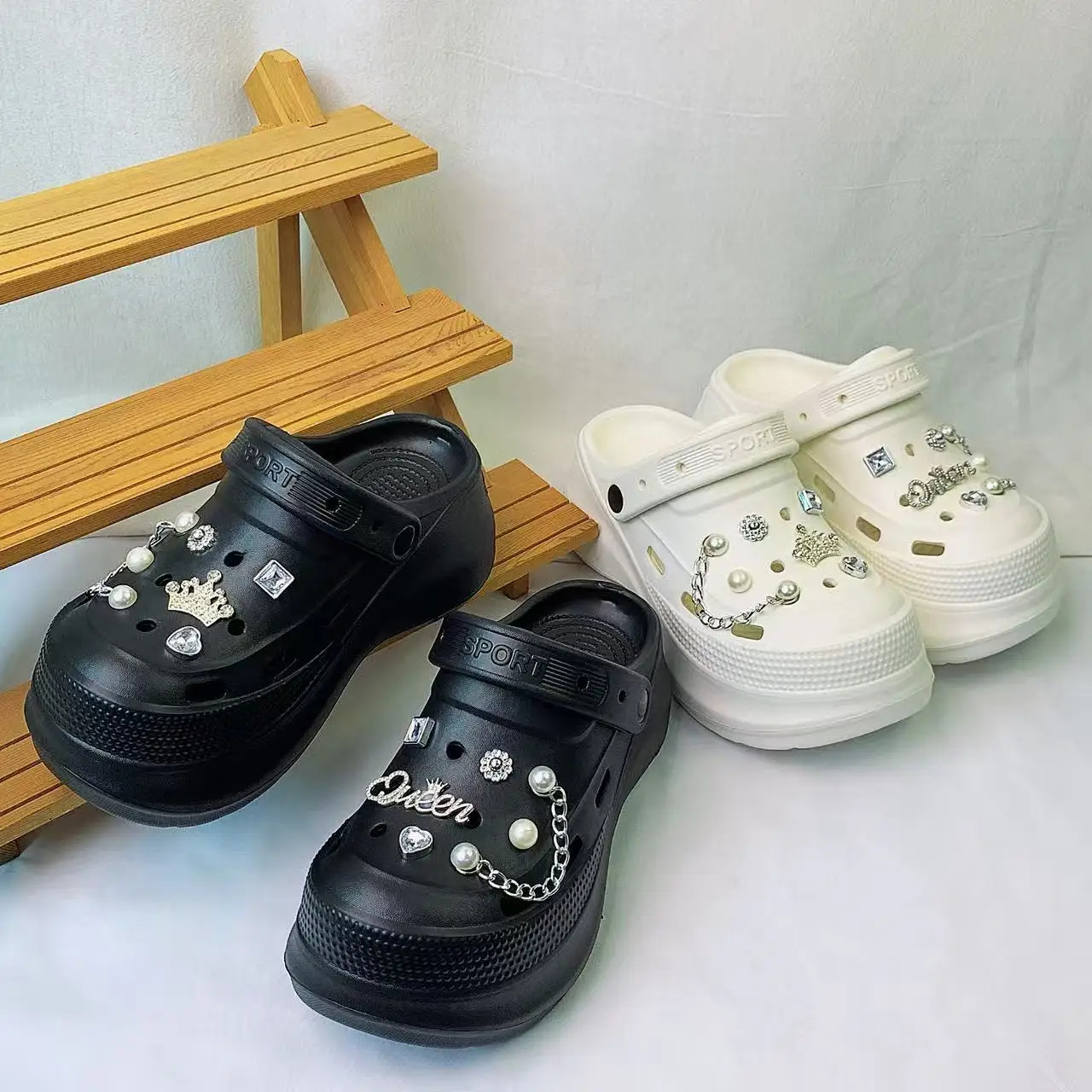 Style Women’s Clogs for Outdoor Wear in Summer, Non-slip Silver Crown Thick