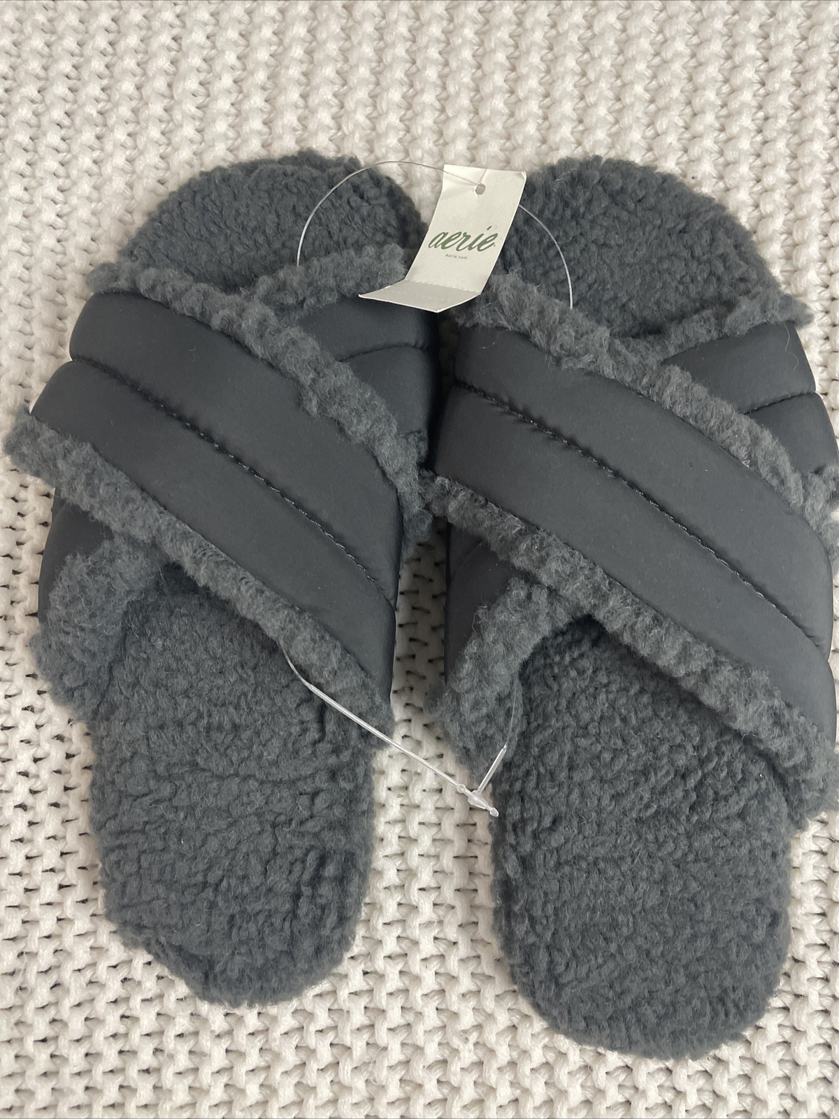 Aerie Crossed Sherpa Gray Sandals Size 6