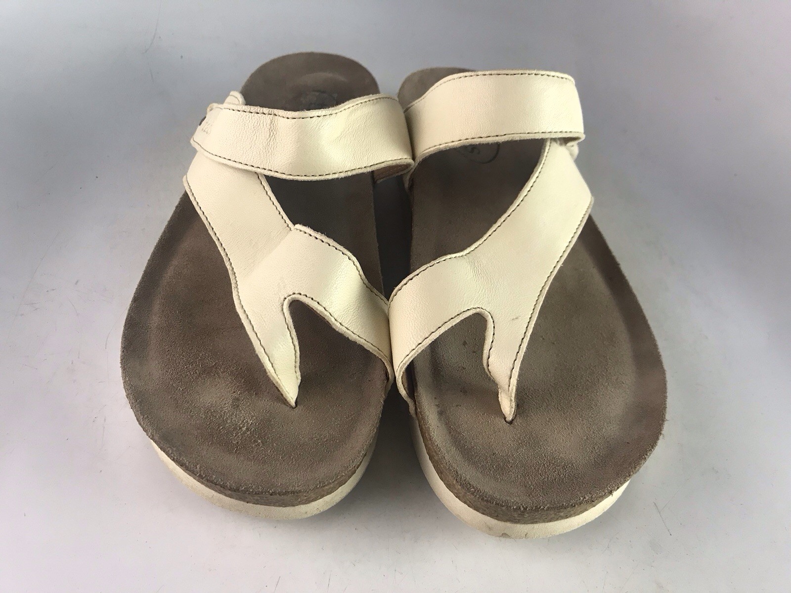 Taos Women’s Lola Thong Sandal Off White Leather Cork LATEX Footbed Sz 7-7.5 Us