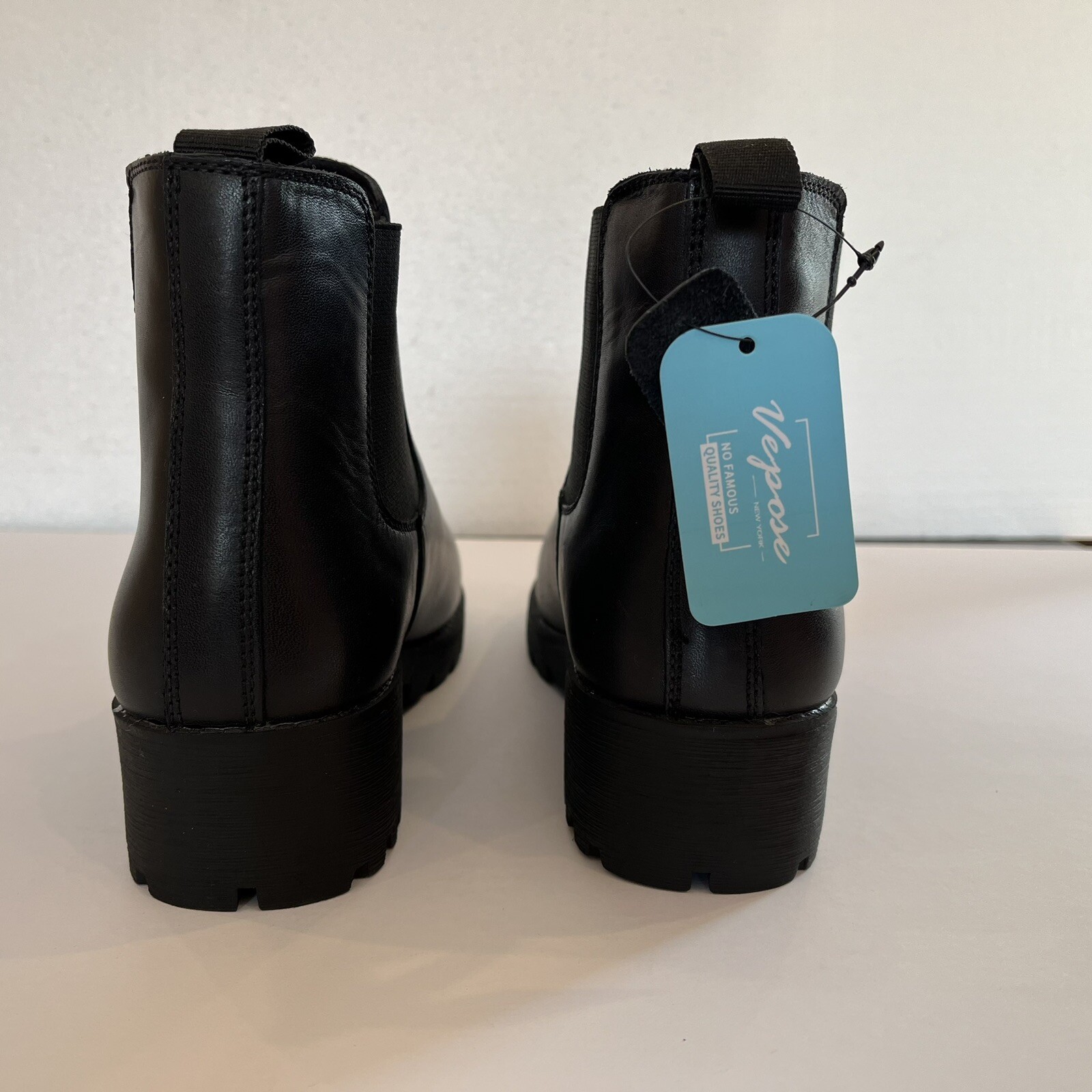 Vepose Women’s Lug Sole Chelsea Ankle Boots Size 8.5 New With Tags
