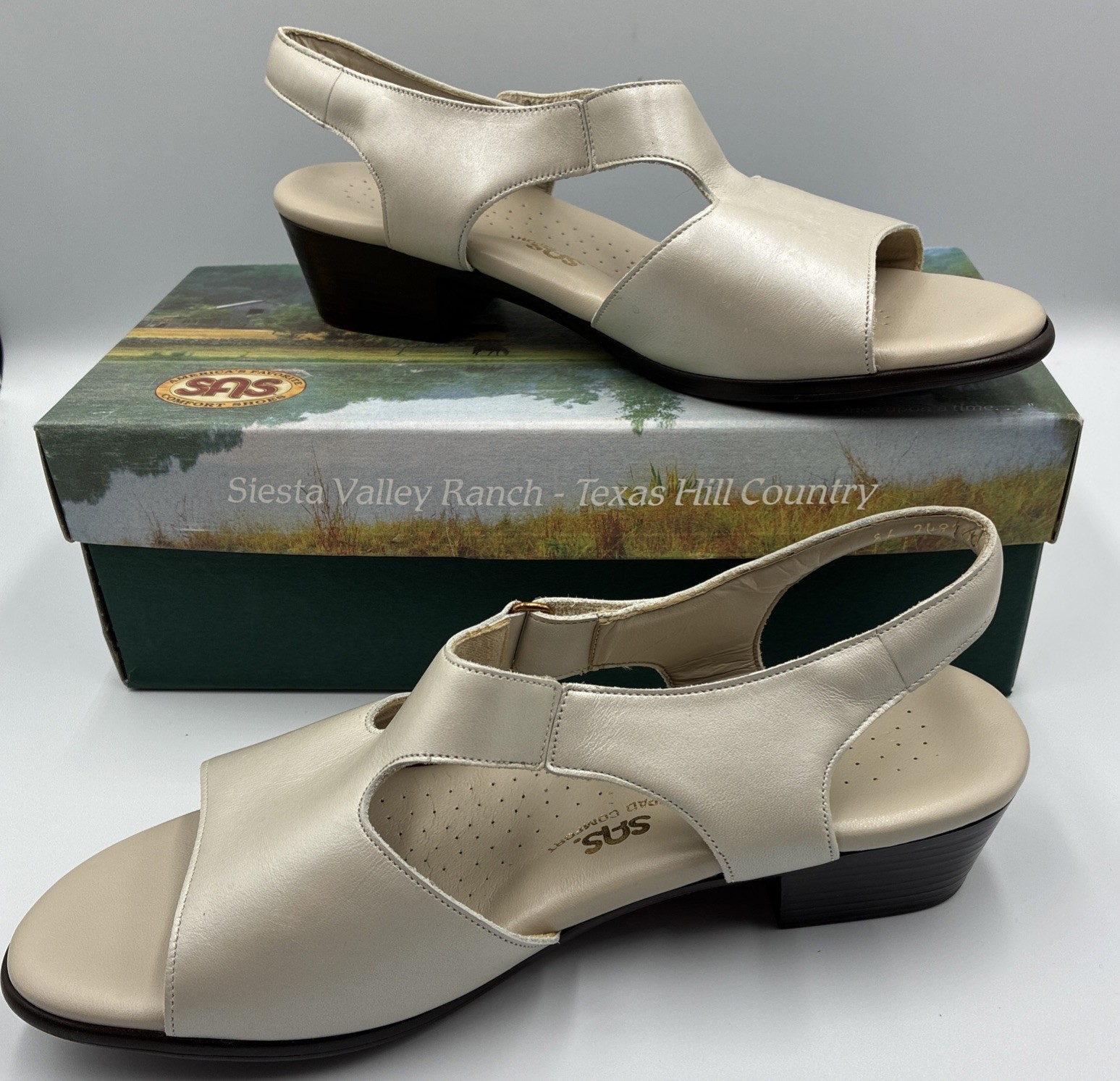 SAS Women’s Suntimer Pearl Bone Leather Sandals Sz 10 Tripad Comfort Wedge Heel