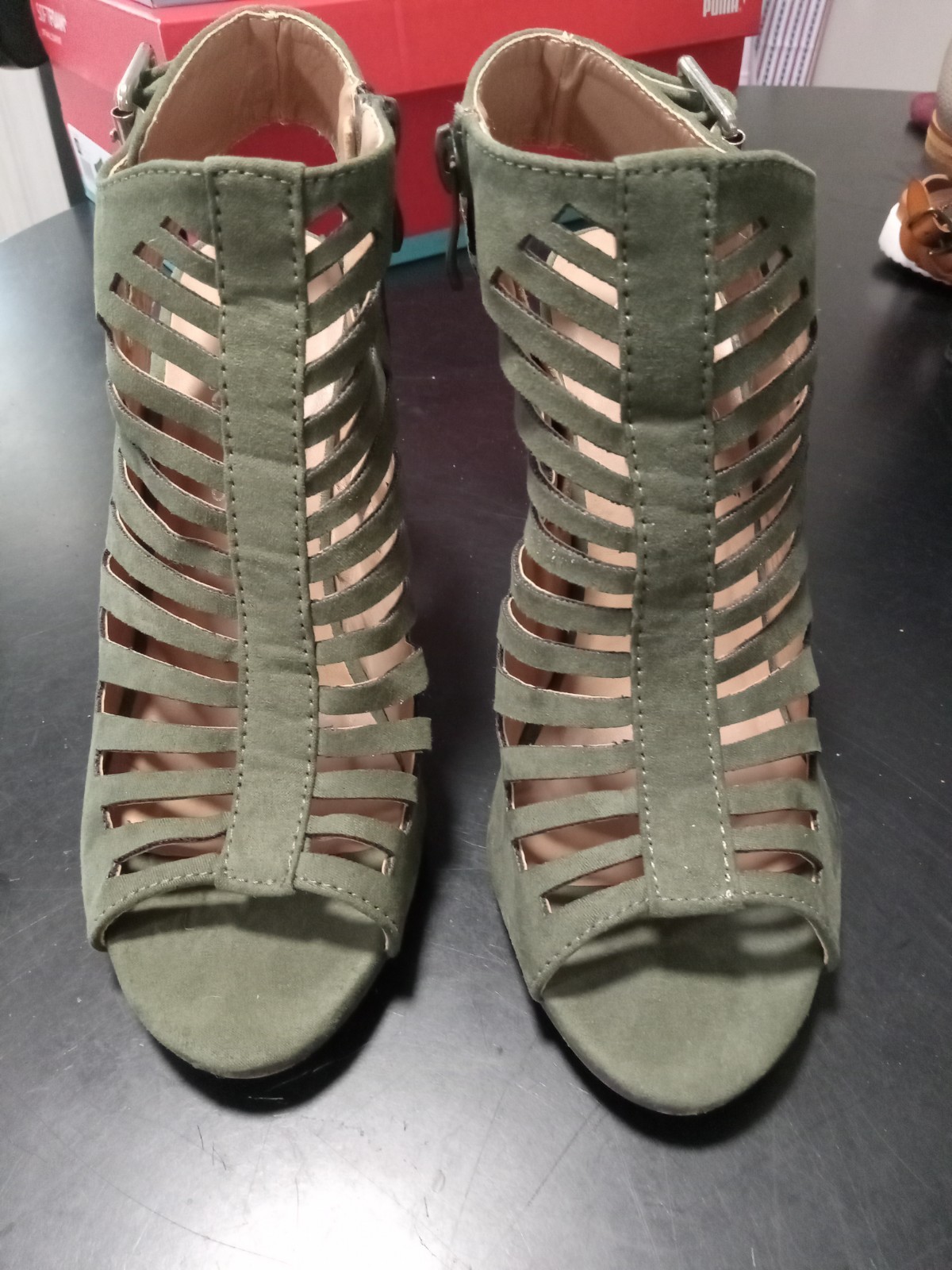 Etc Size 6/7 Women’s Shoe Green