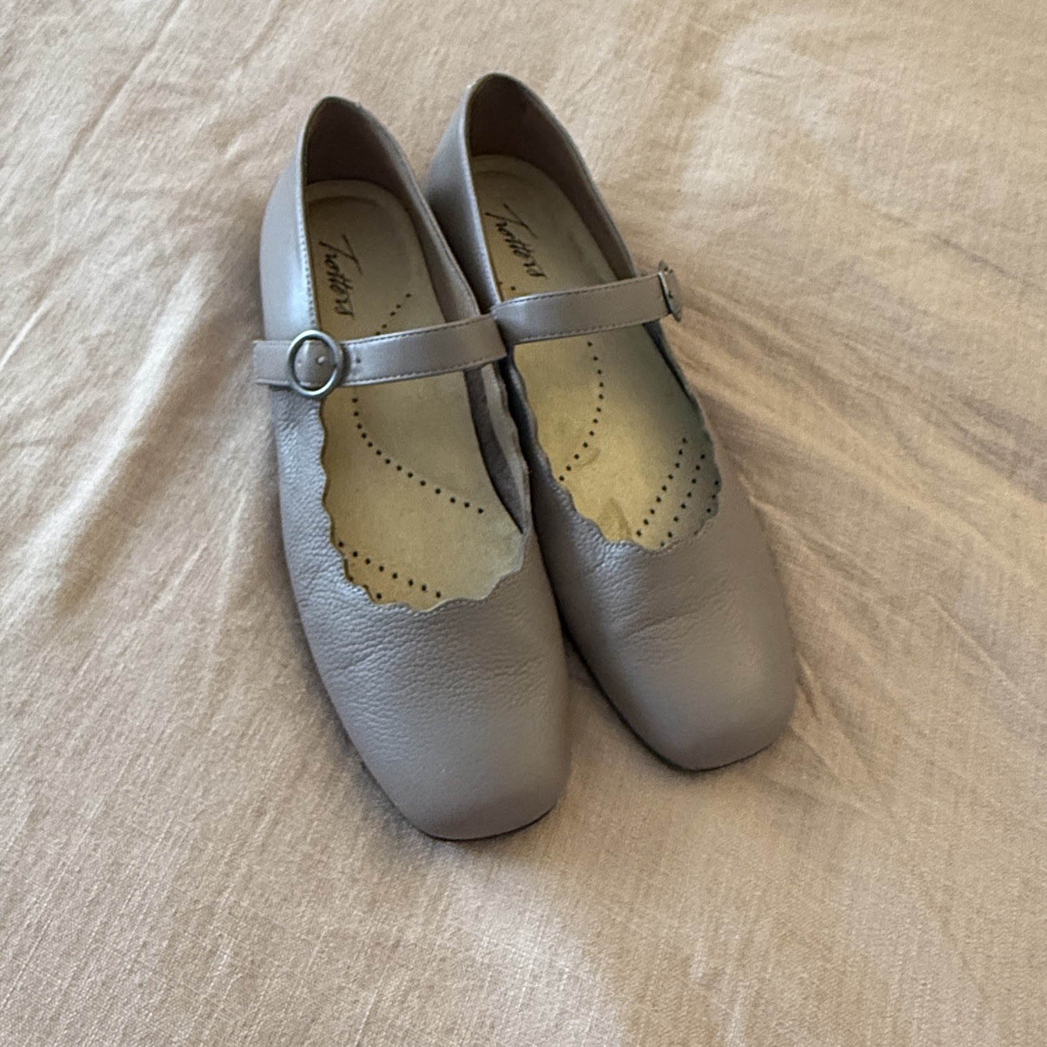 Trotters Sugar Mary Jane Shoes Flats Taupe Leather Size 10 Narrow Woman’s