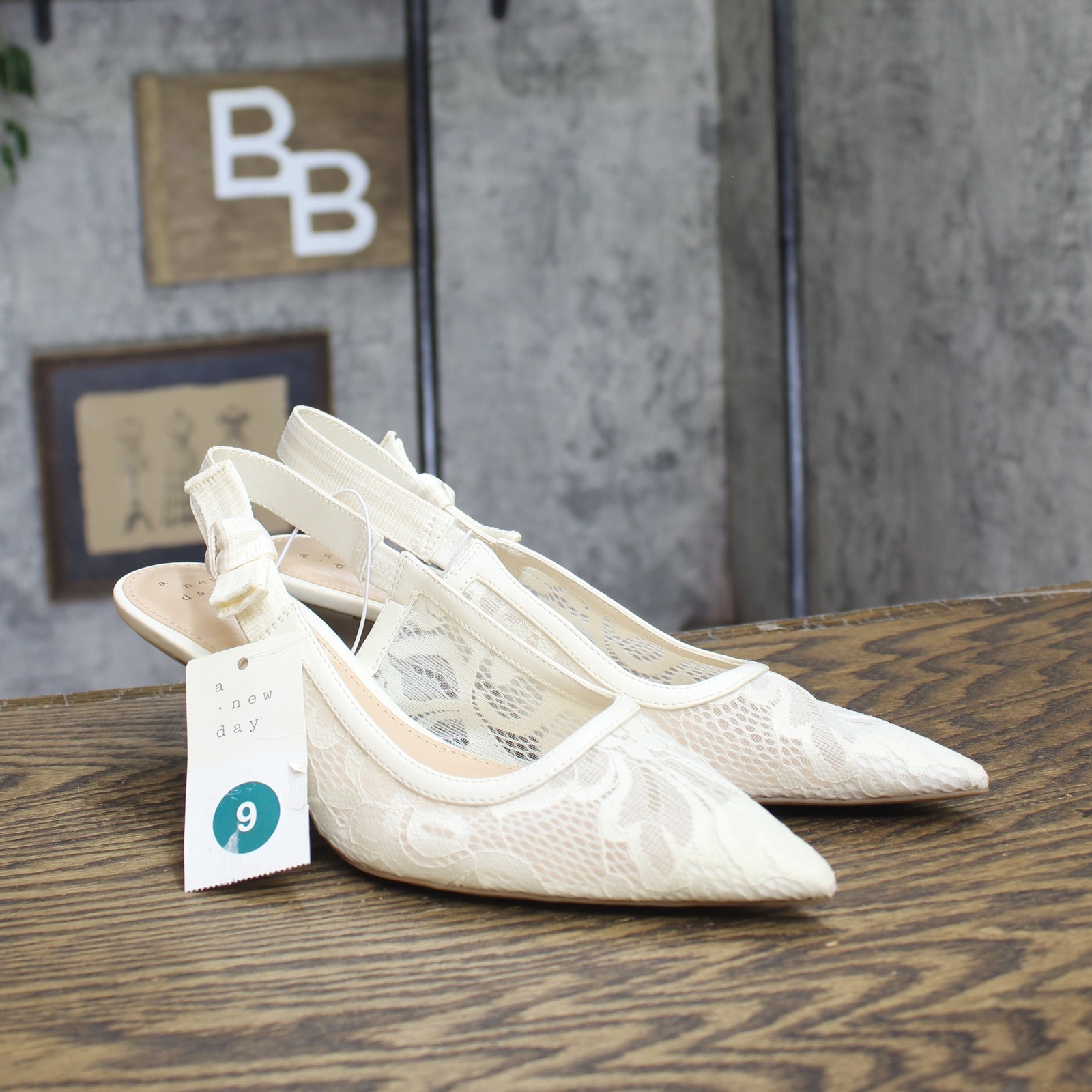 A New Day Womens Milan Slingback Pumps Lace 93708032 Cream Off White 9M