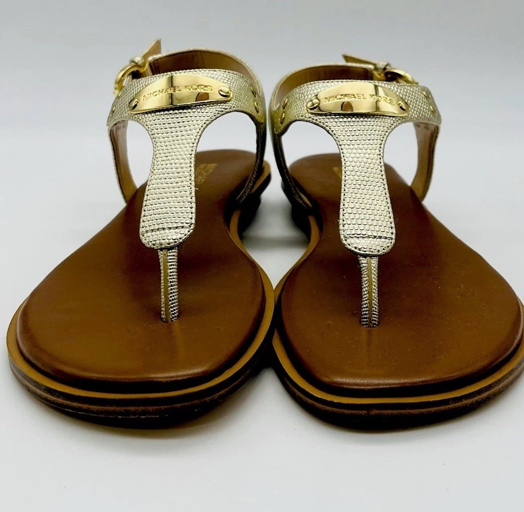 Michael Kors womens Mk Plate Thong Pale Gold zise 6
