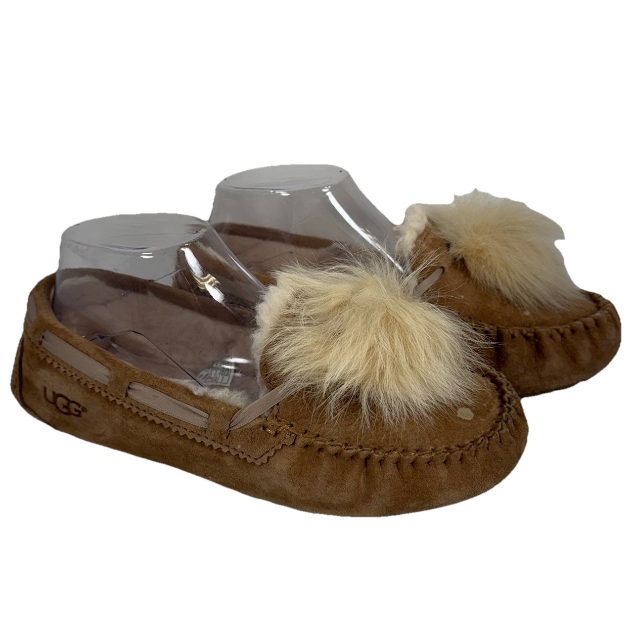 UGG Australia Dakota Pom Pom Light Tan Moccasin Slipper Women’s Size 6 1019015
