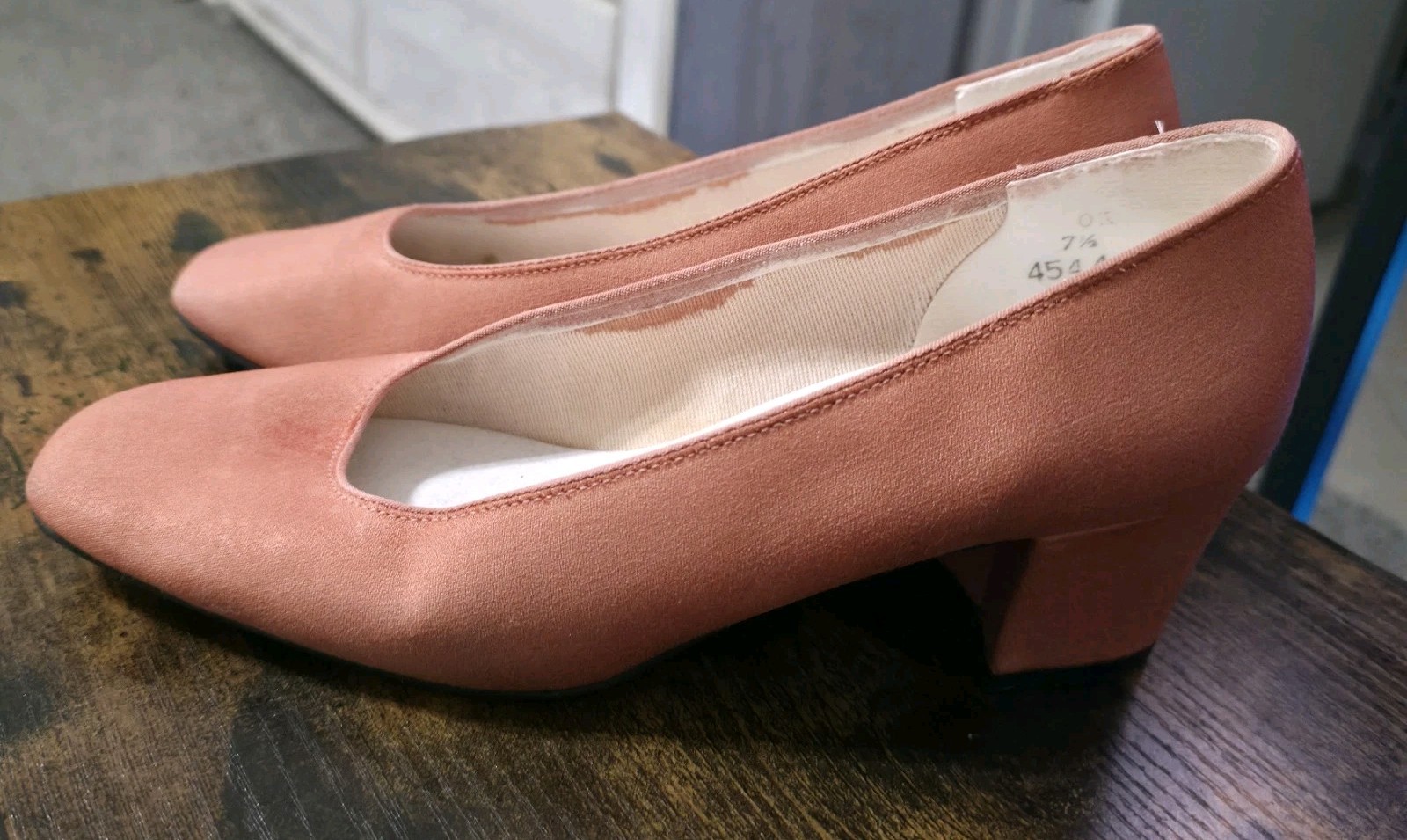 Dyeables by highlights Pink Satin Heels Shoes Women’s Size 7.5
