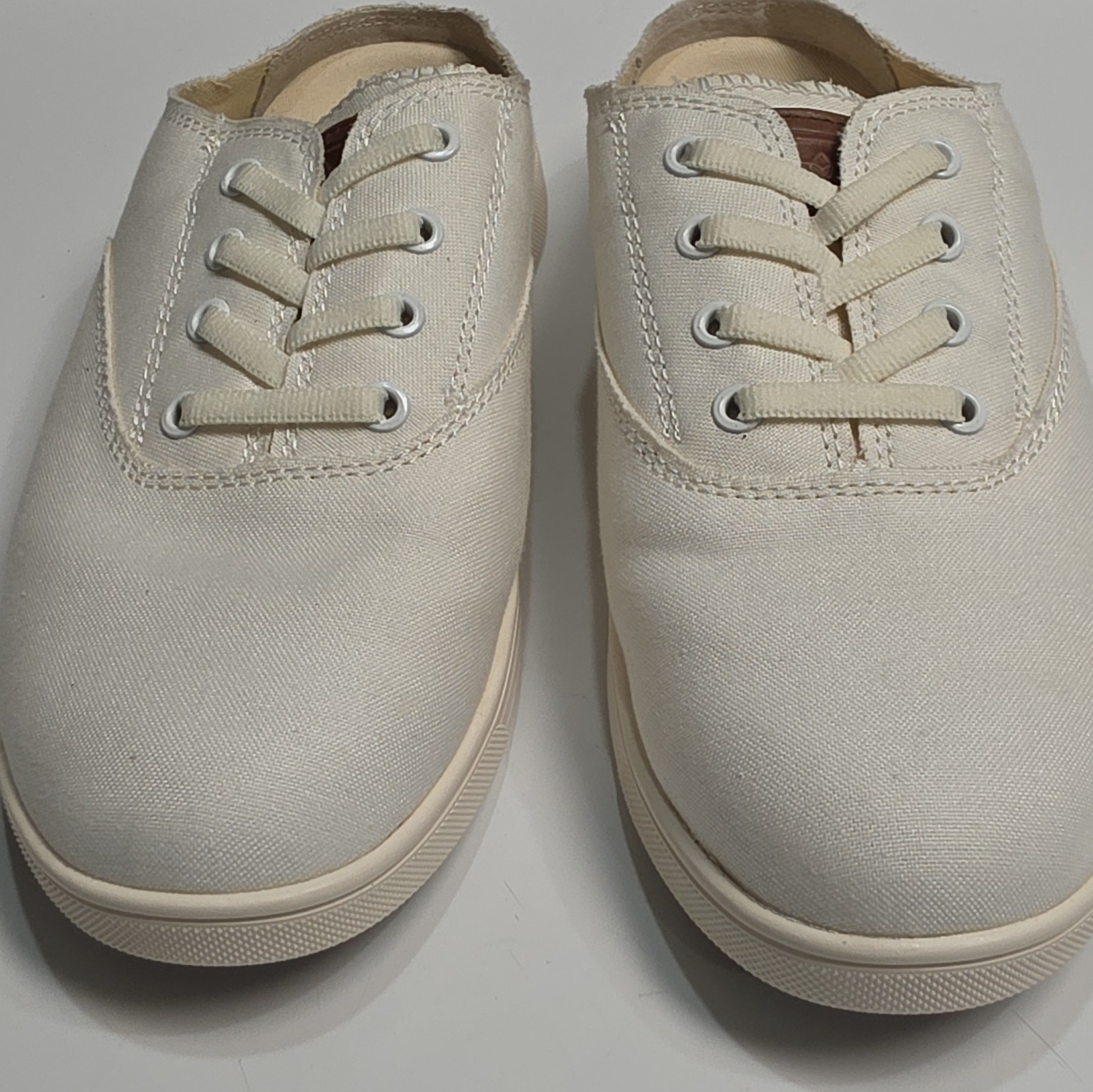 Spenco Women’s Beige Canvas Lace-Up Casual Sneakers Round Toe US 9 EU 39.5.