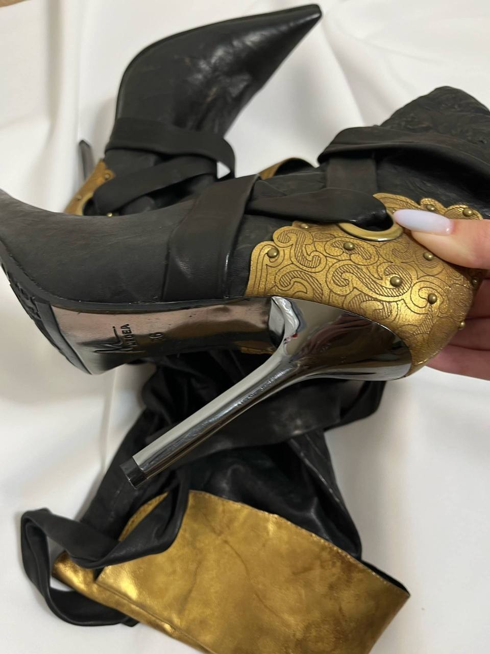 Very Rare MEDEA Futuristic Cyber Gothic Gold Metal Heel Boots Retro Archive y2k