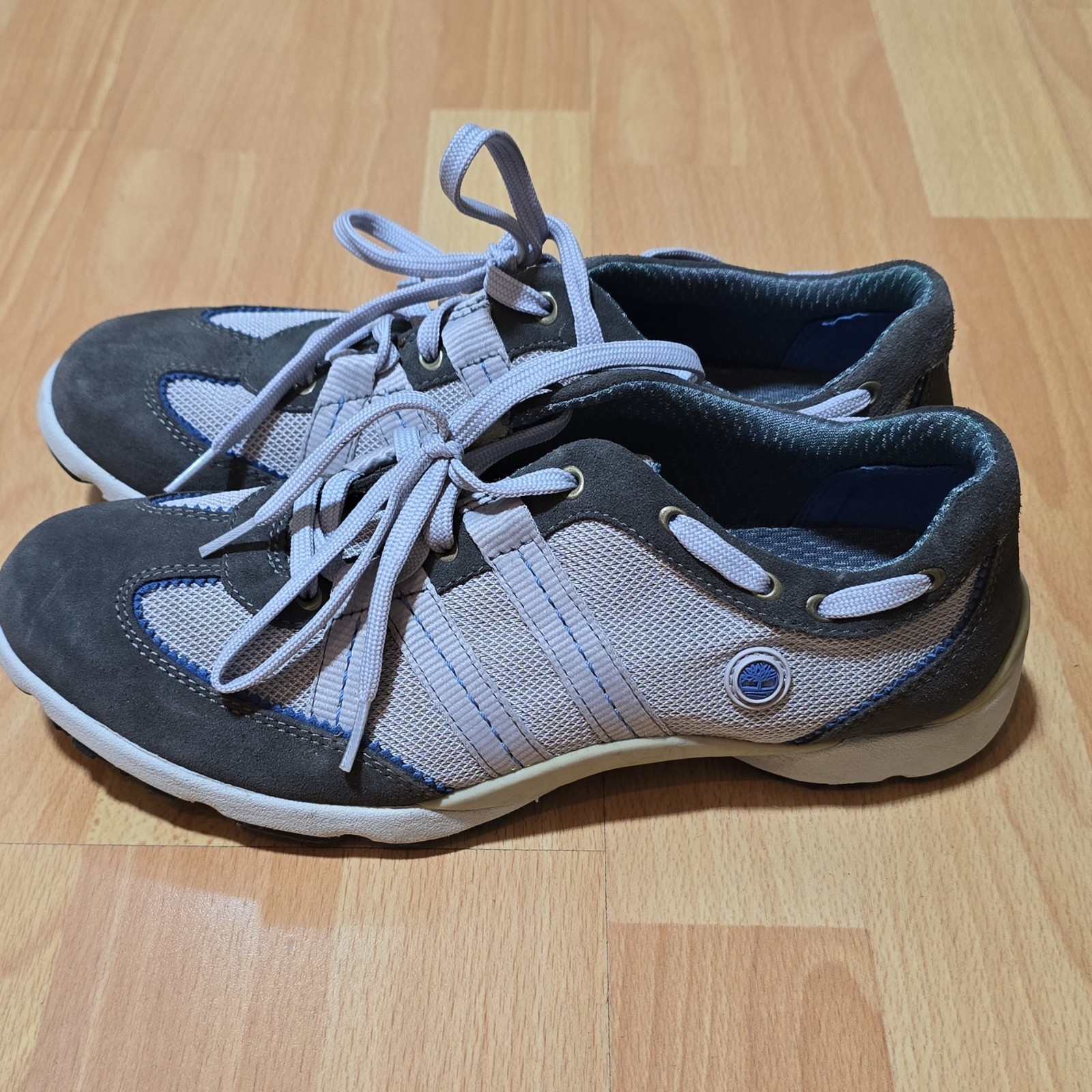 Timberland women’s Gray/Blue Low Top Lace-Up Athletic Sneakers Size 7.5