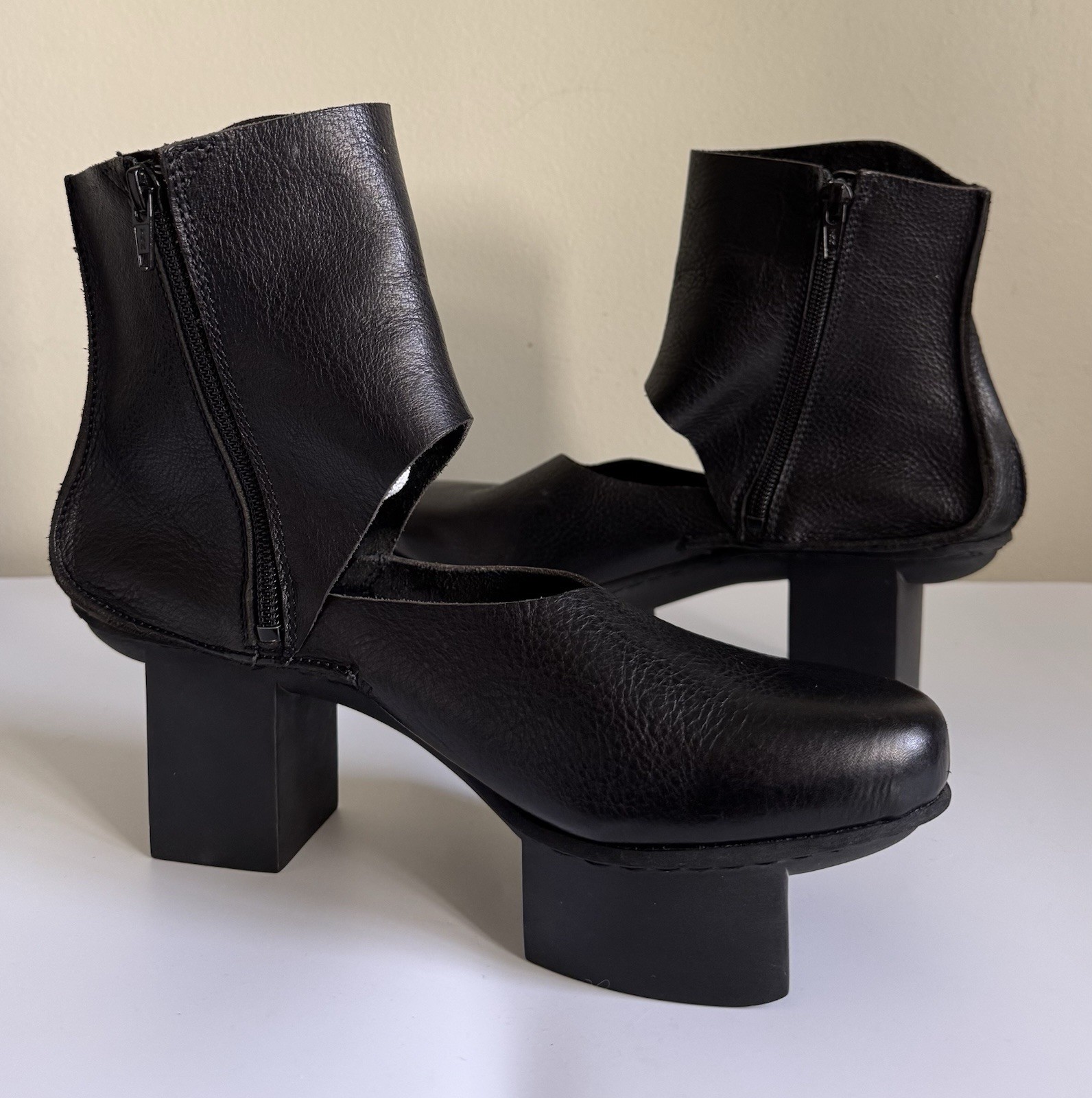 Trippen Happy Collection Split Platform Leather Ankle Boot with Cutout EU 41