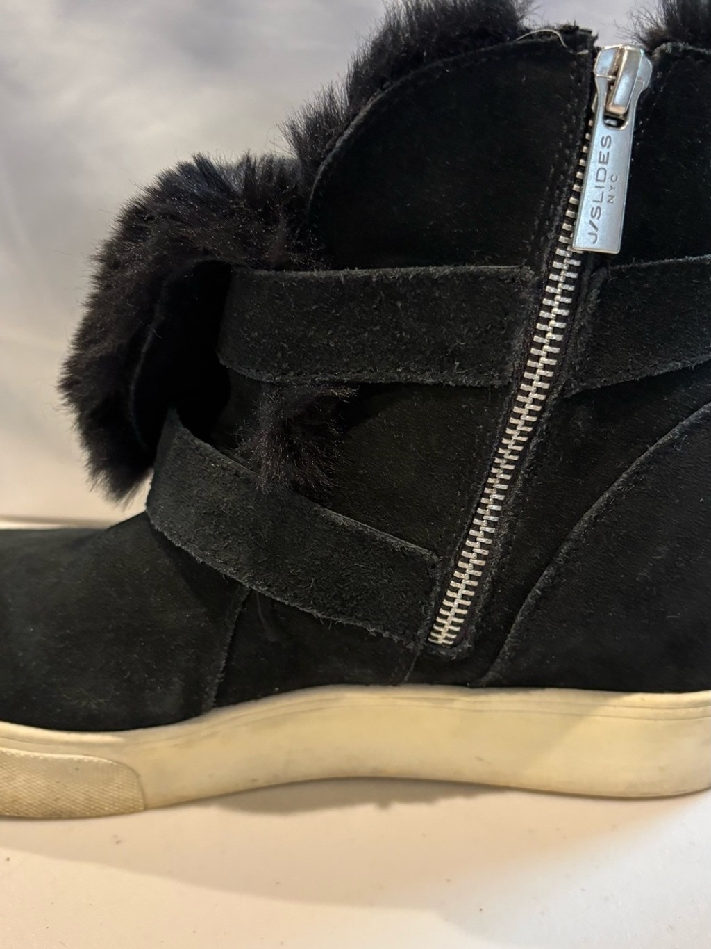 J/Slides Wells boots – faux fur botties in black. Size 7.5