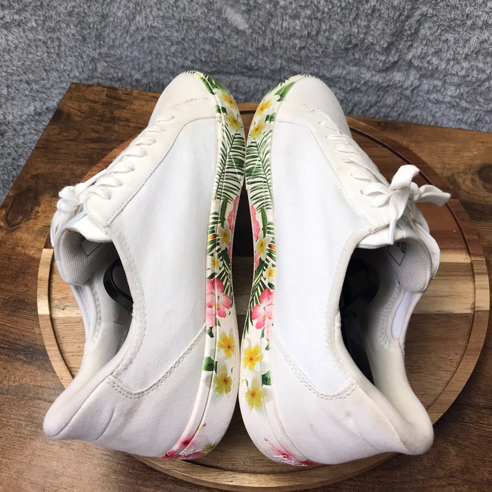 Kizik Irvine Canvas Sneaker M 8.5 W 10 White Floral Hands Free Comfort Shoes
