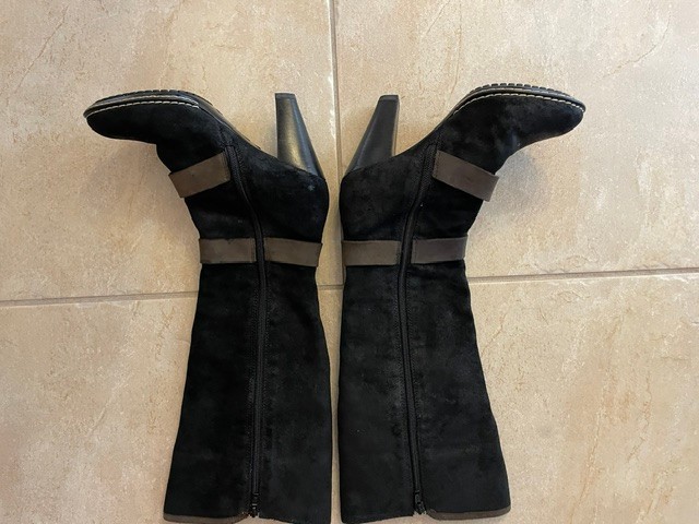 Sofft Women’s Size 6.5 Black Tan Suede Buckle Knee High Tall Heeled Boots