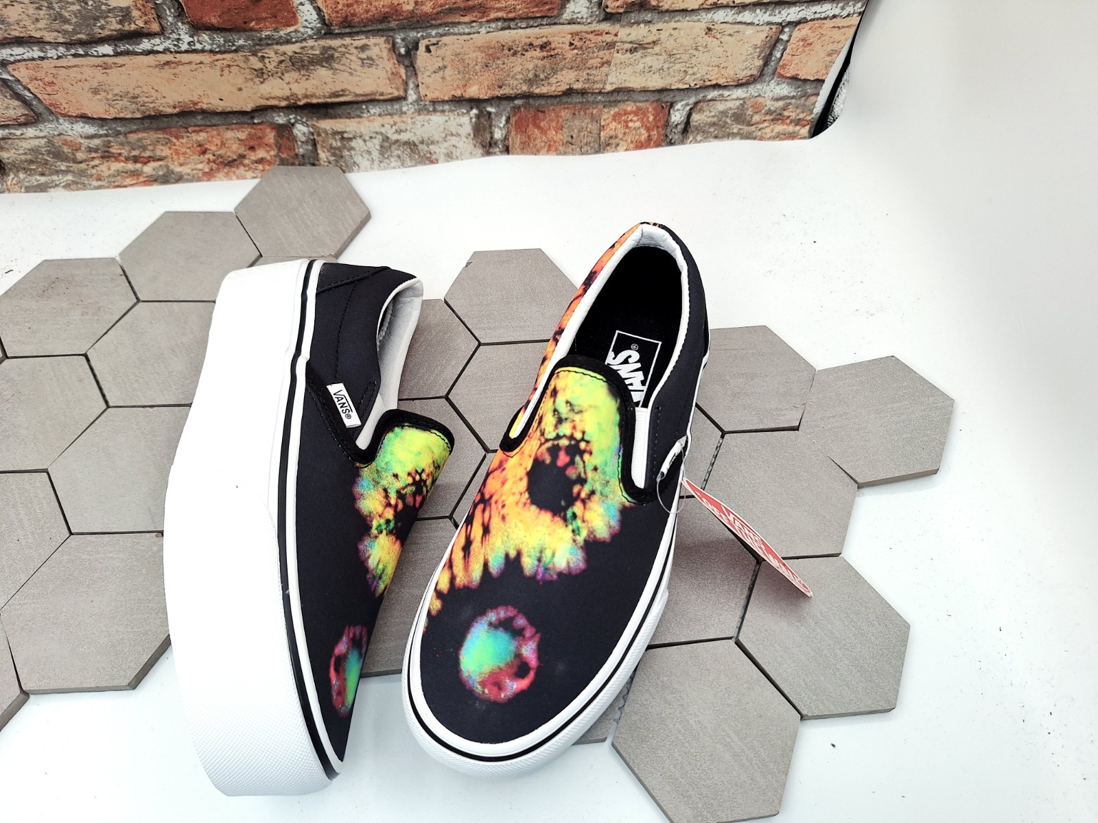 Vans Classic Slip-On Platform Stack Tie Dye Black Women’s 8.0 / Girls GS Sz 6.5