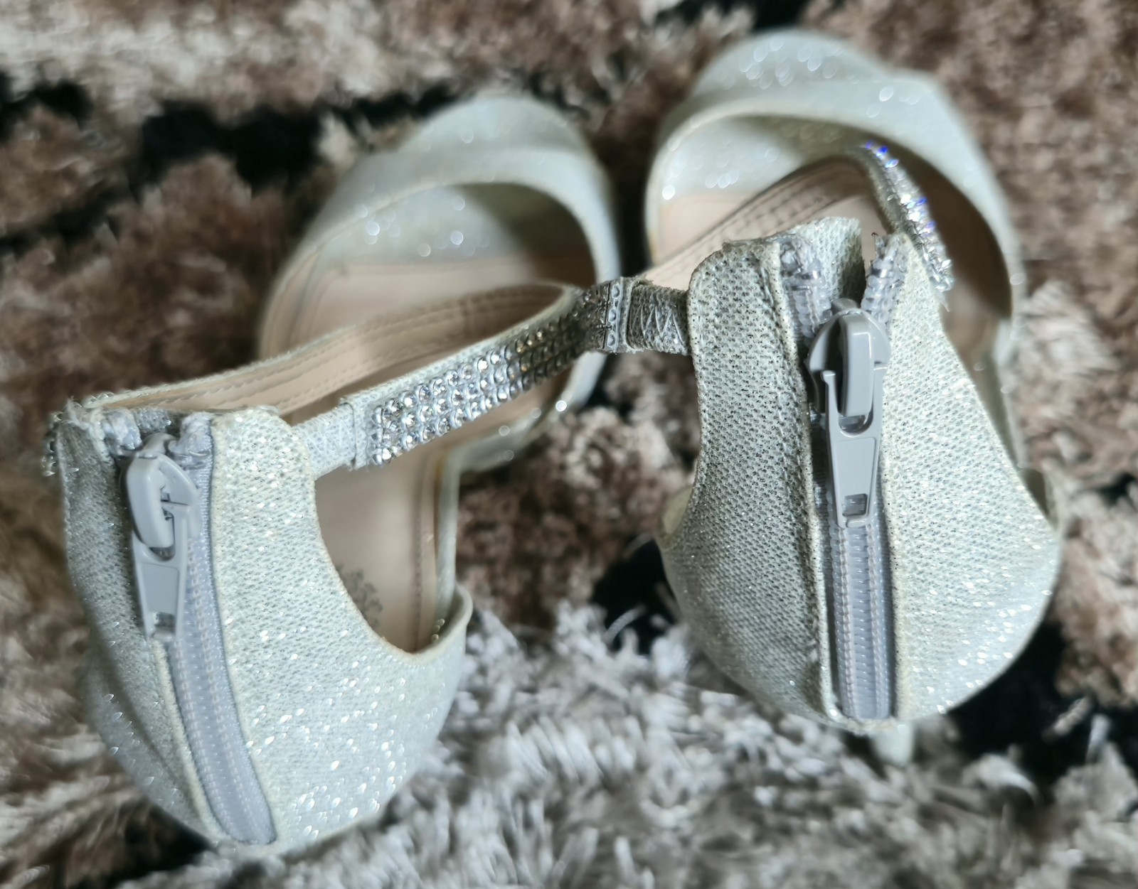 J.Miller Women’s Silver Glitter Rhinestone Ankle Strap Zip Open Toe Heels 10