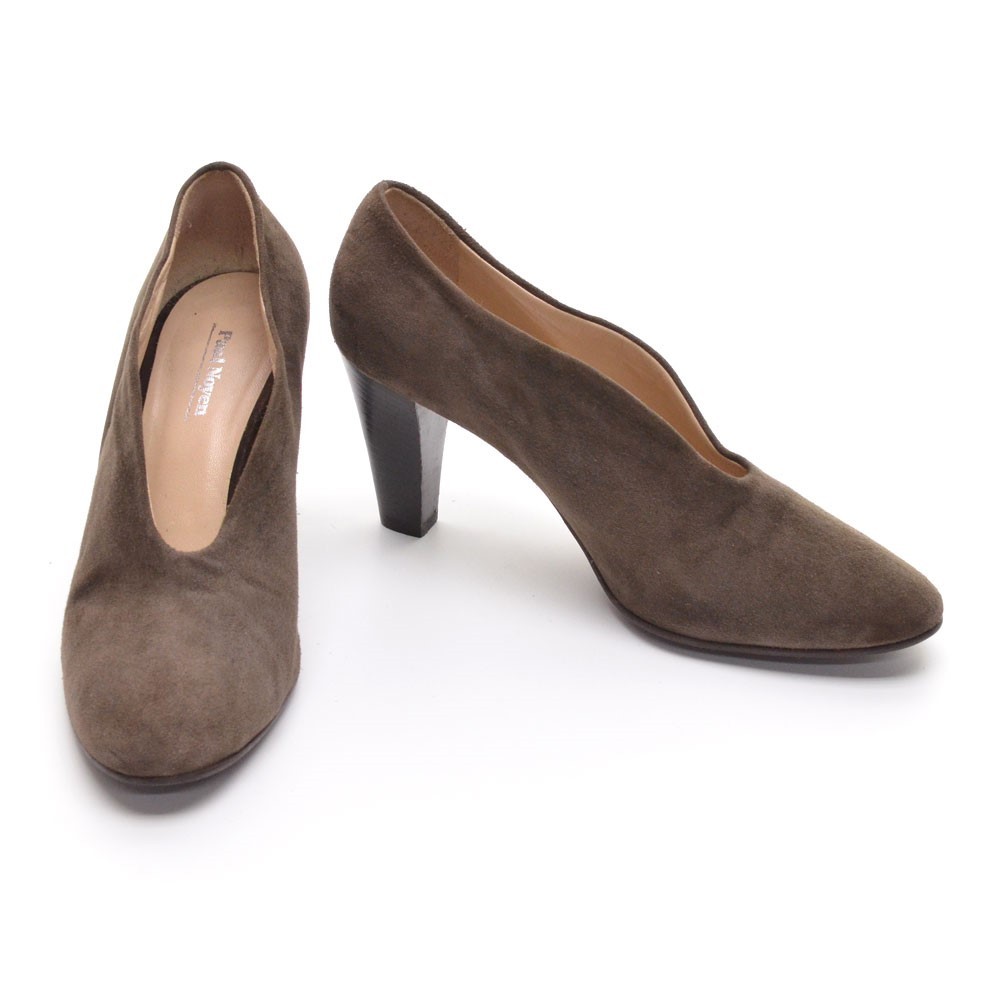 Paul Noyen Pumps Ladies size 38.5 / 8 M Round Toe Brown Suede Slip Heels Shoes