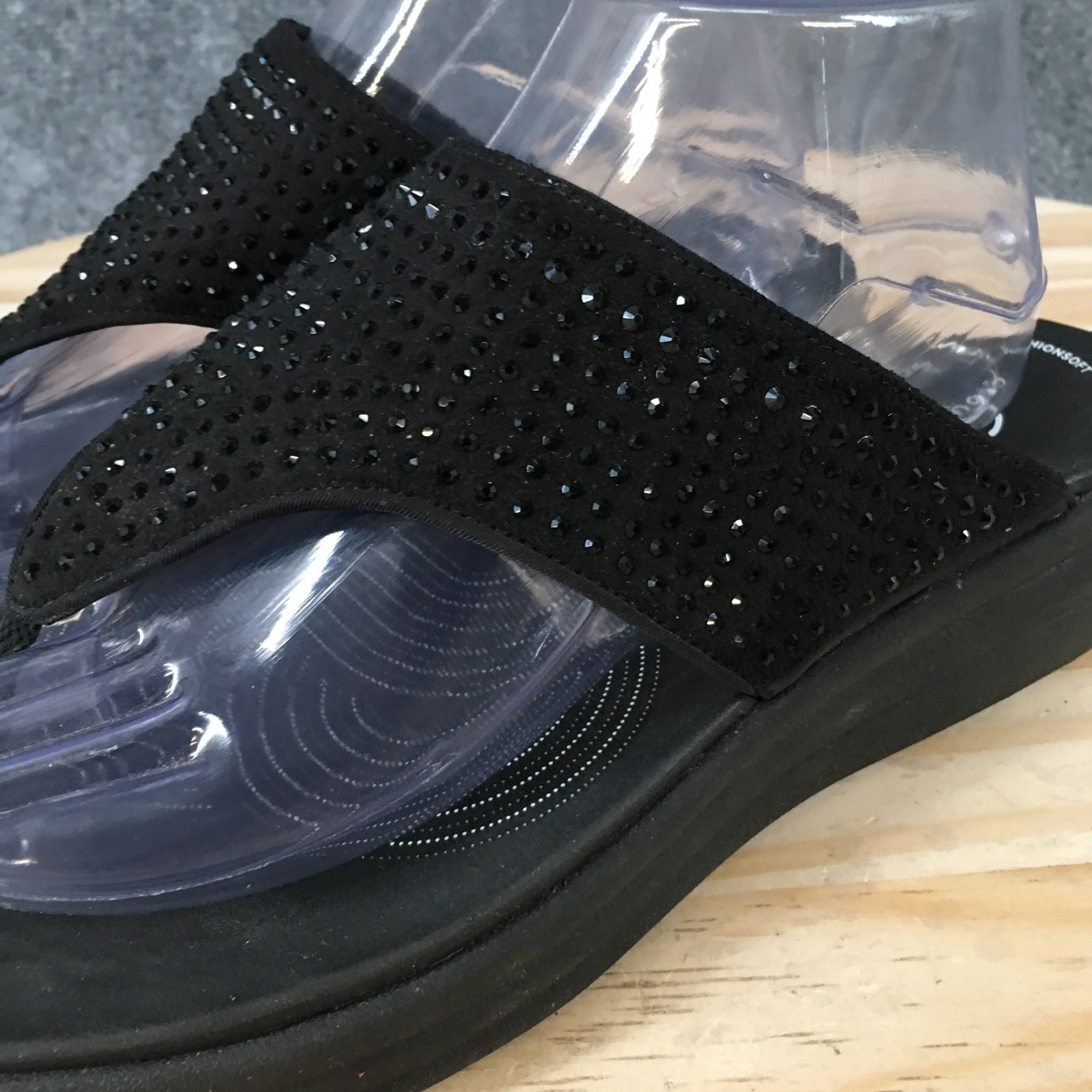 Clarks Sandals Womens 10 M Drift Jaunt Studded Slip On Thong Wedge Black Fabric