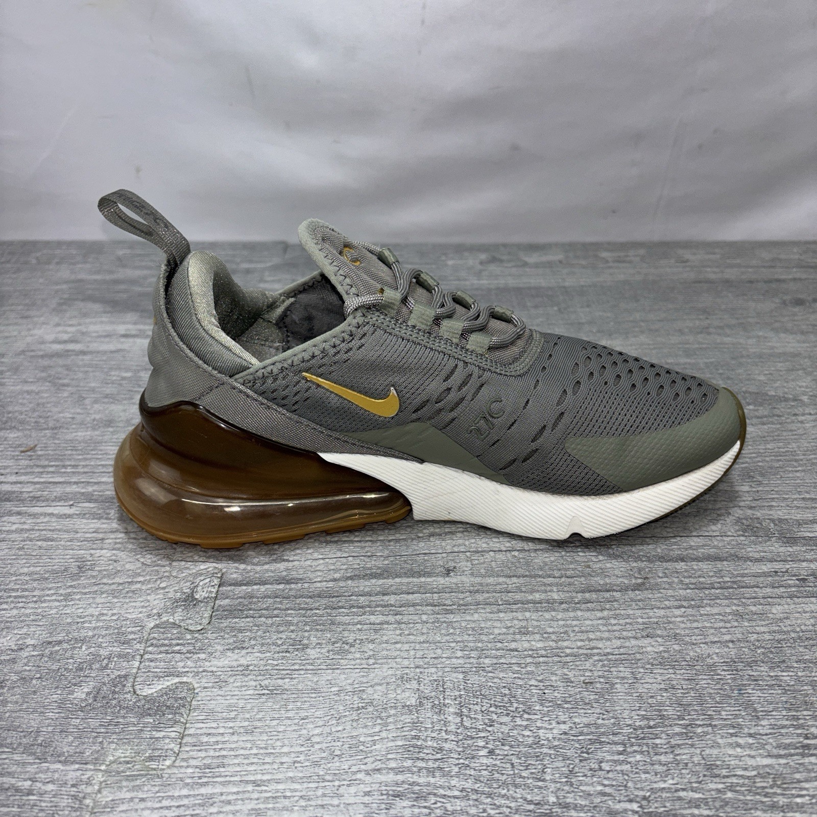 Nike Air Max 270 Womens Size 6.5 Dark Stucco Metallic Gold Sneakers AV8427-001