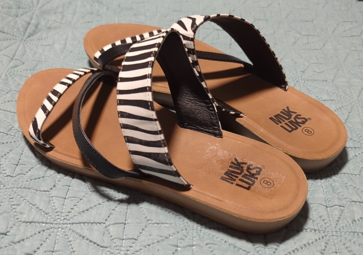 MUK LUKS Women’s Dahlia Strap Sandals sz 8