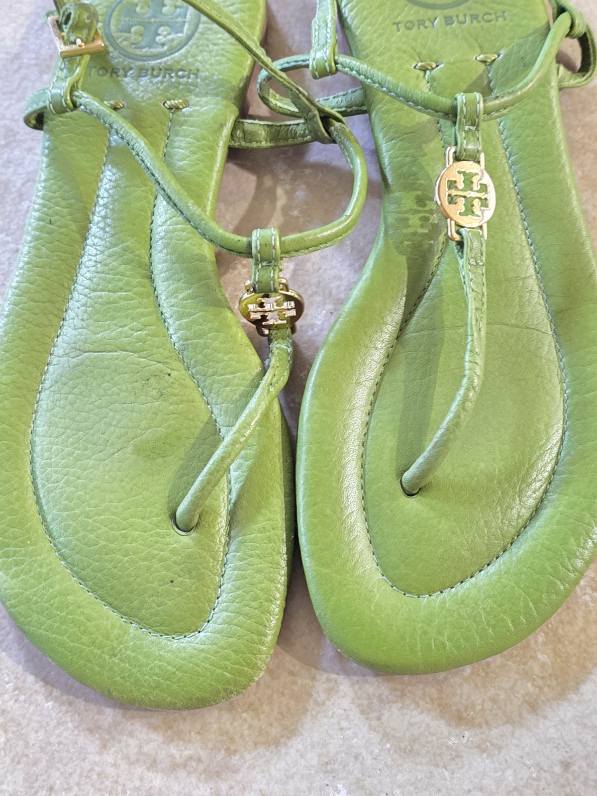 Tory Burch Green Leather Thong Sandals Logo Buckle Adjustable Straps Women 5
