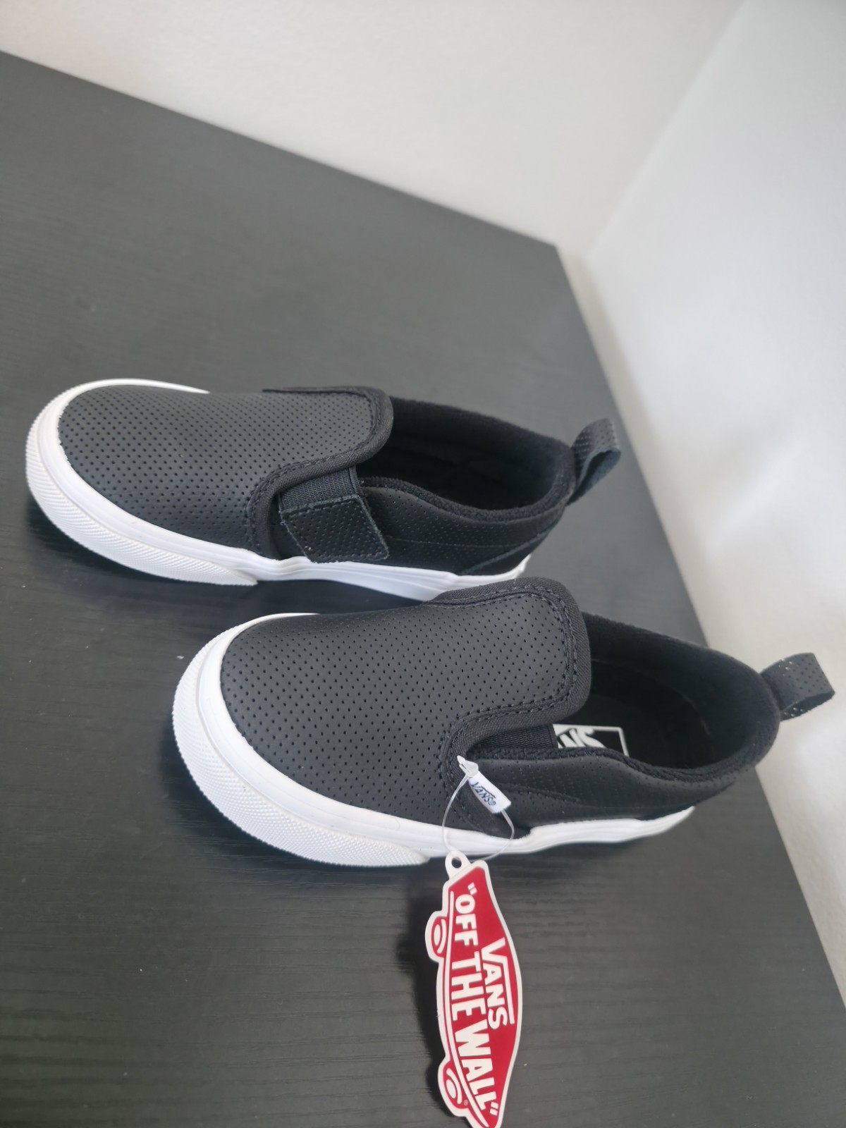 Vans Slip-On V Shoes EU (perf) Black / True White Size 4.0 TD