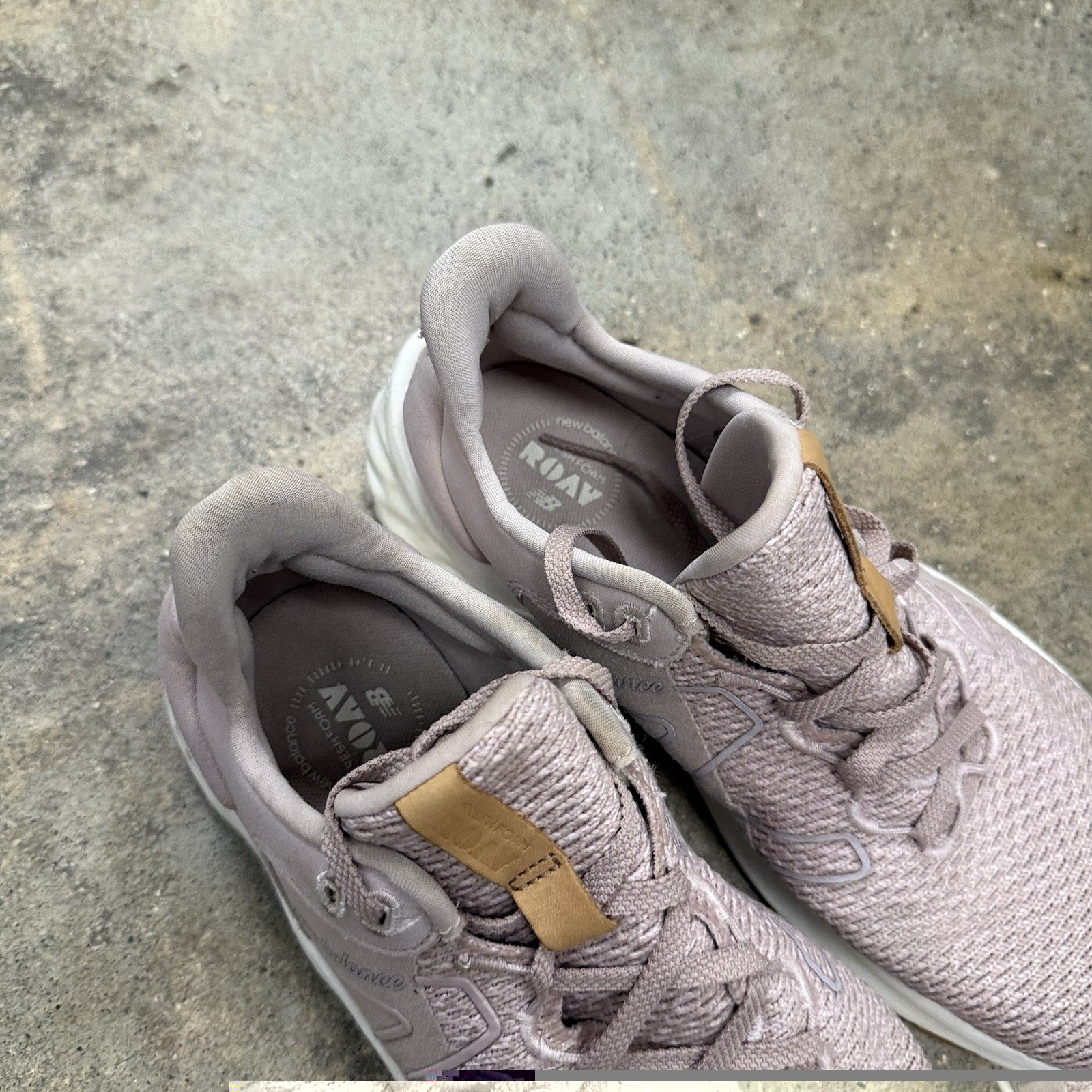 New Balance Womens Fresh Foam Roav V2 Running Shoe Size 9 Space Pink Sneaker