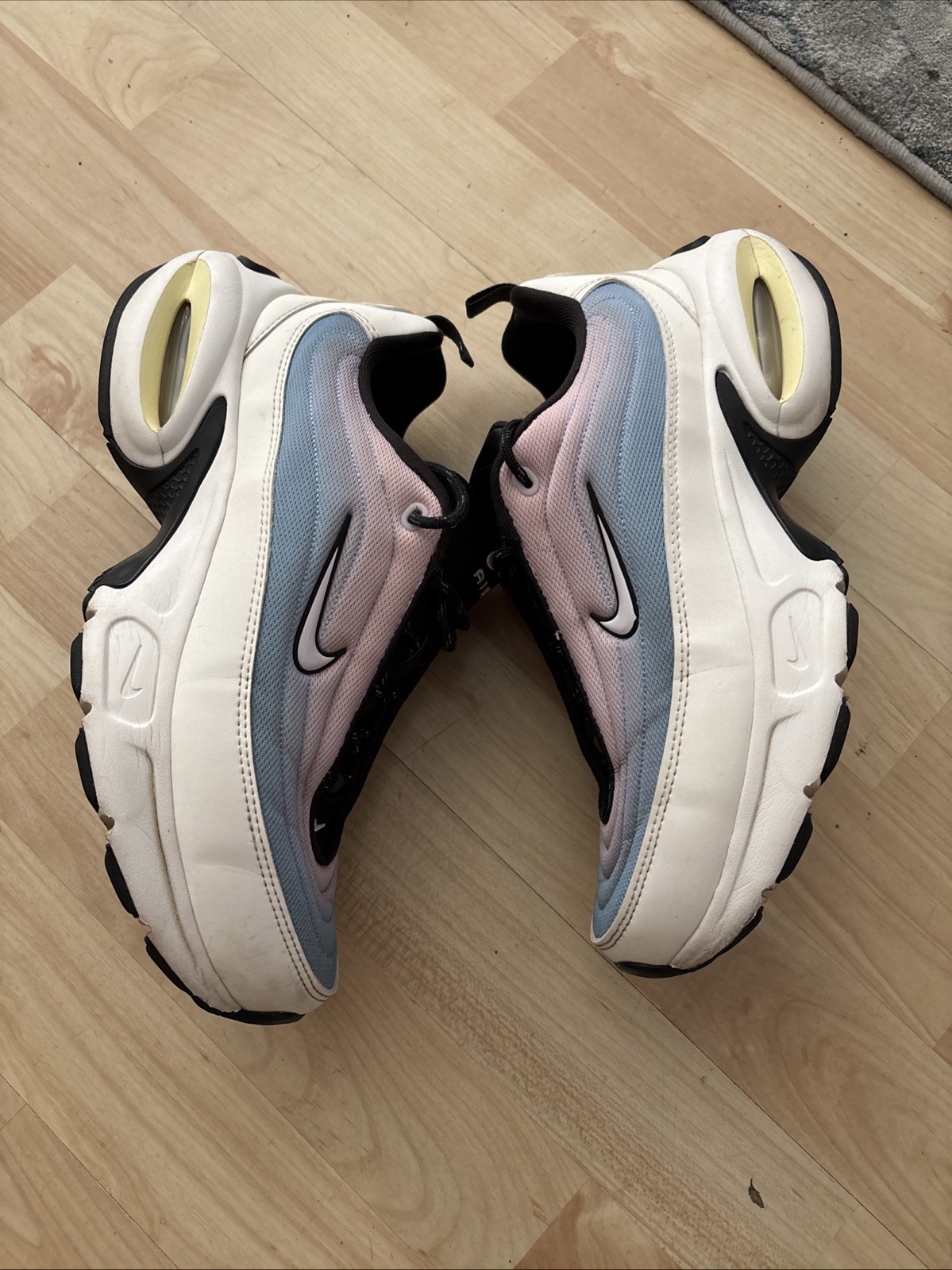 Nike Air Max Portal Dawn Women’s Size 10