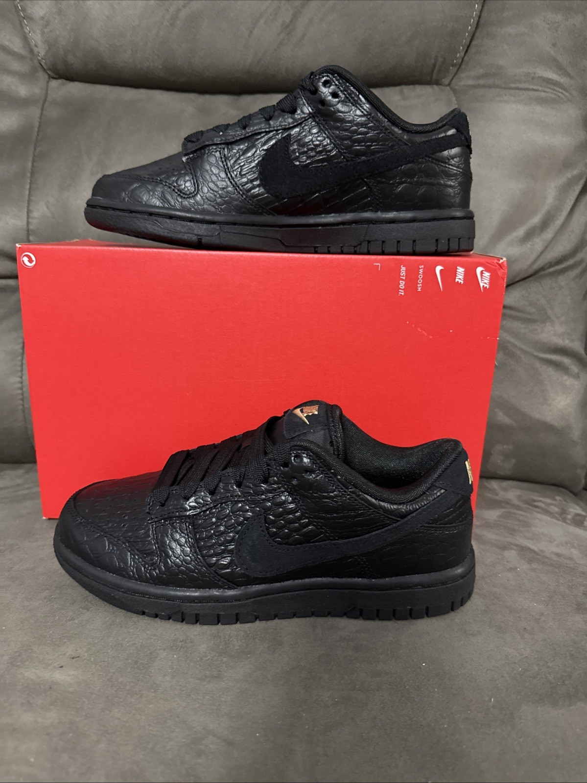 New Nike Dunk Low Sneakers Black Croc/Metallic Gold HV4388-001 Women’s 5