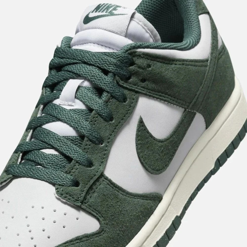 NWOB Women’s Nike Dunk Low Shoes Green HJ7673-002 Sz 6