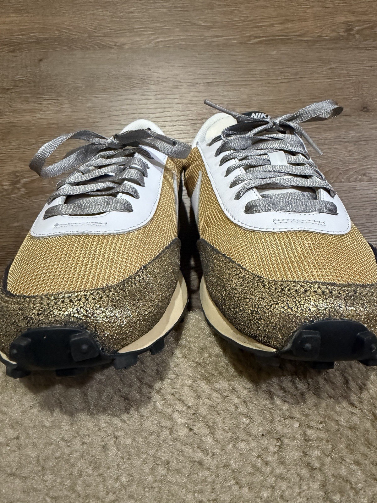 Nike Daybreak Golden Gals Twine Metallic Gold/White Women’s Sneakers Size 8 NIB