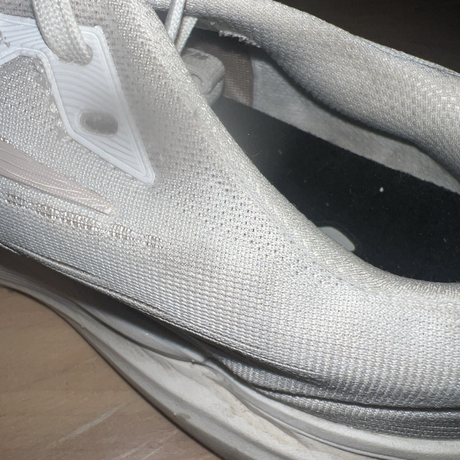 Brooks Revel 8 Women’s 12 Wide White Running Shoe Sneakers