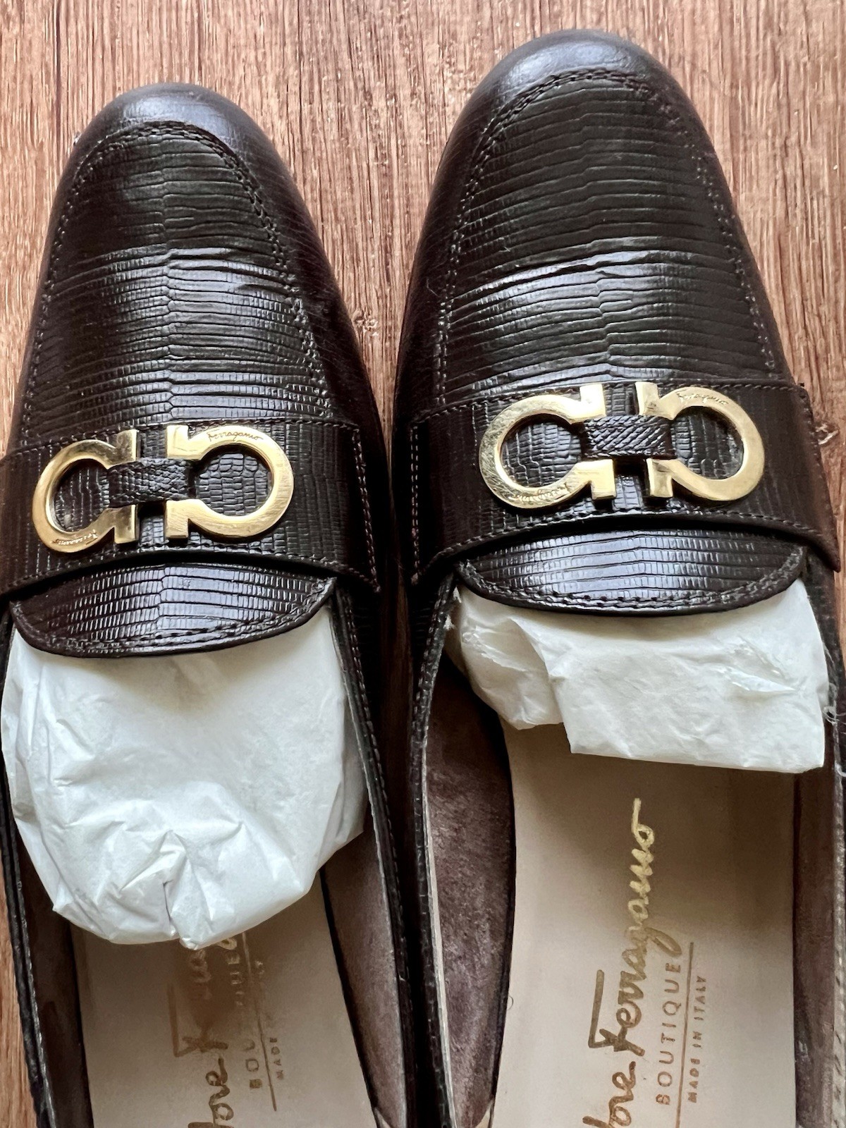 Salvatore Ferragamo Boutique Brown Leather Loafer Flats Gold Accents 10.5AAA